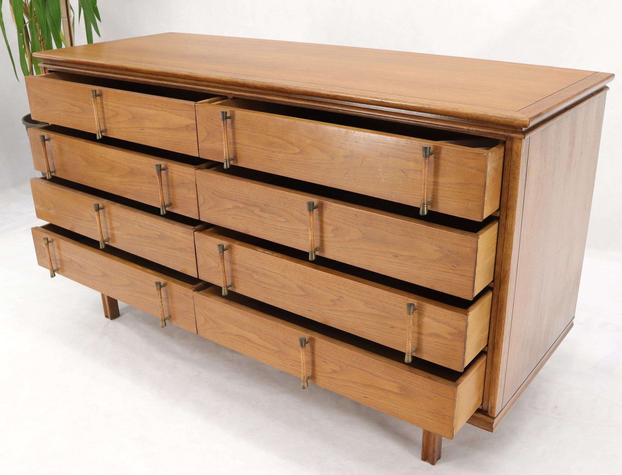 Decorative Light Walnut Faux Bamboo Pulls 8 Drawers Dresser In Excellent Condition For Sale In Rockaway, NJ