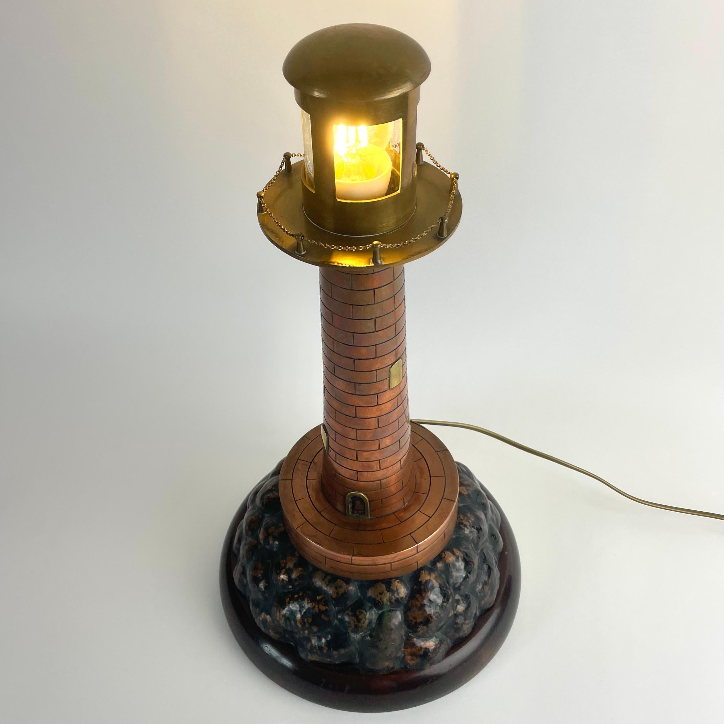 Lampe de table décorative en cuivre et laiton, début du 20e siècle en vente 1