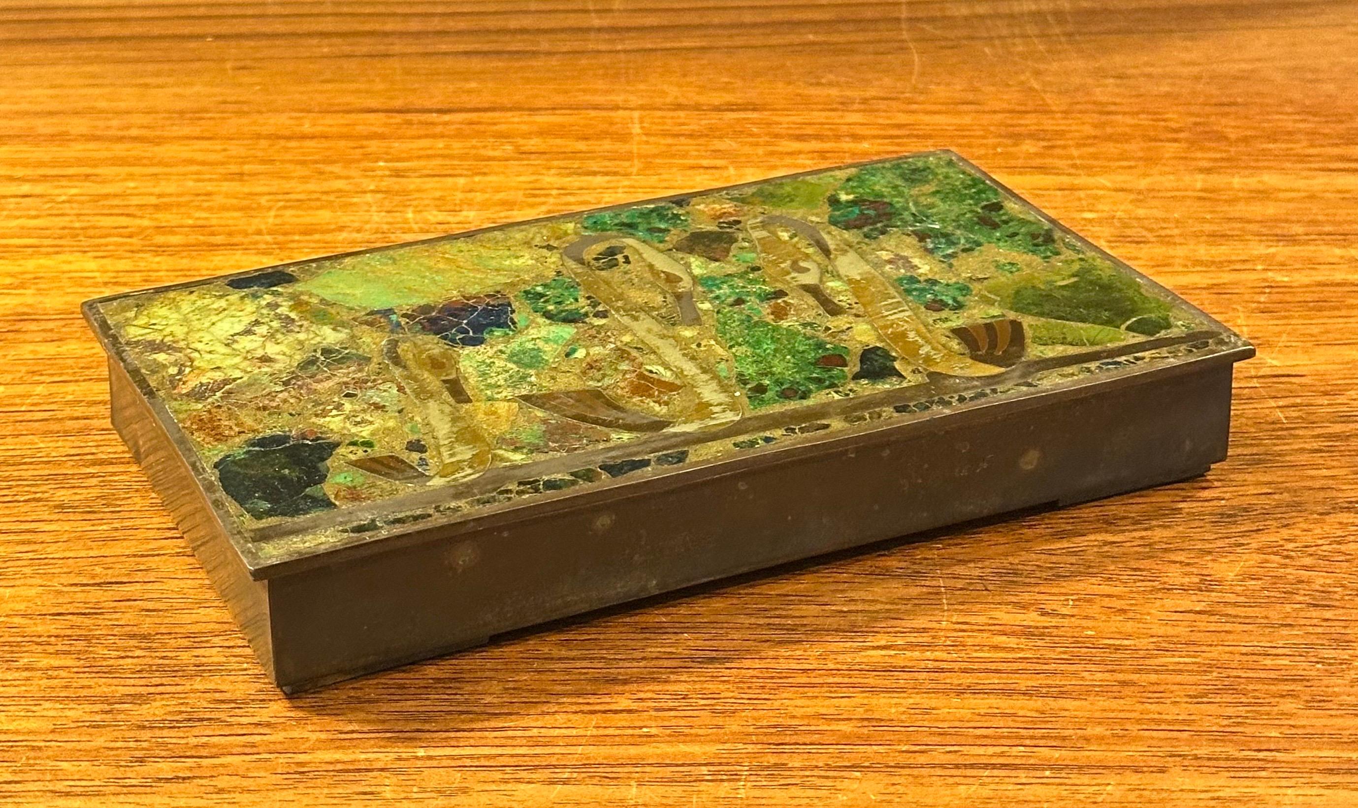 Caja decorativa con bisagras de malaquita y latón de Los Castillos de México en Bastante bueno estado para la venta en San Diego, CA