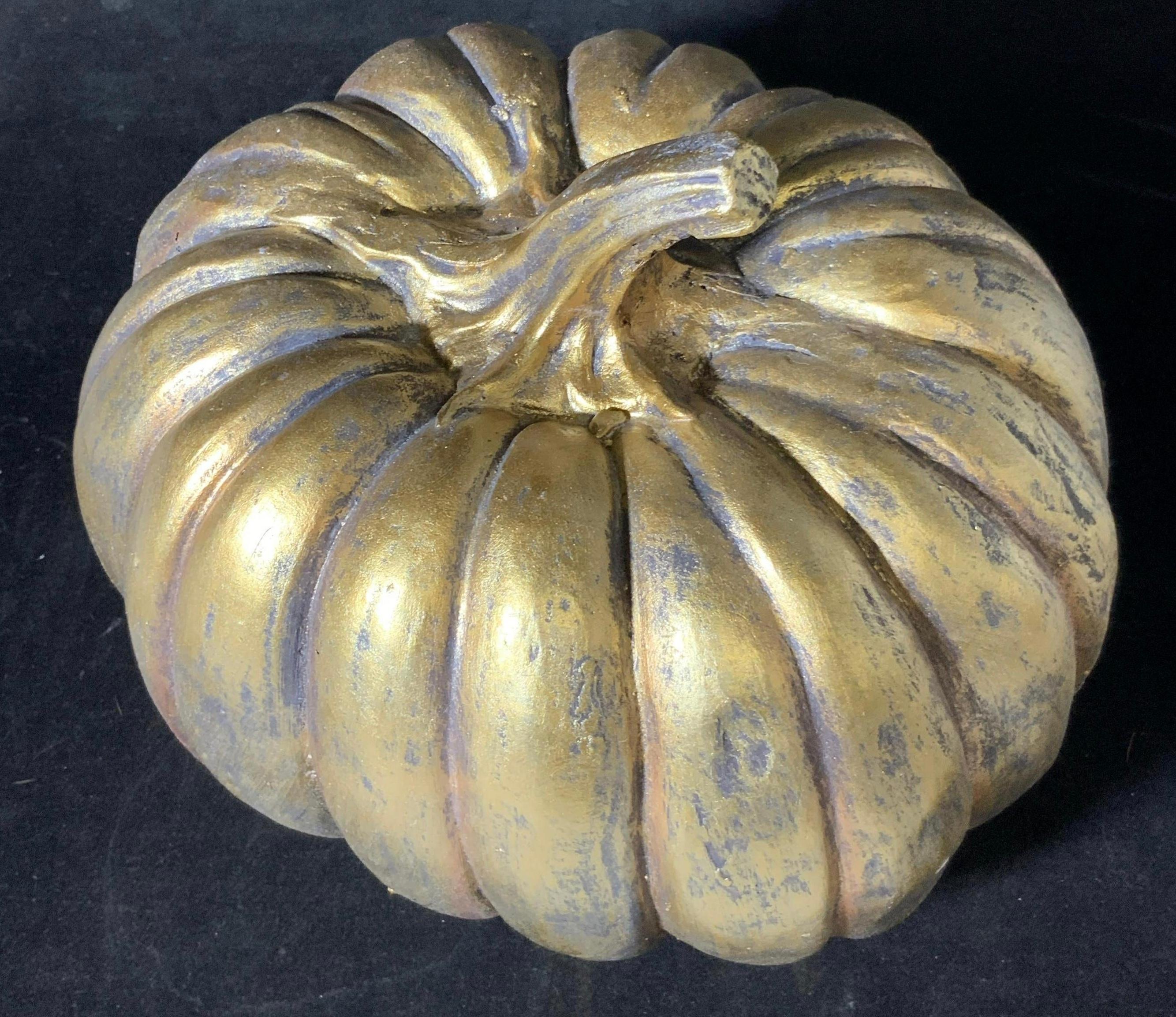 Gold toned hand painted metal pumpkin. Brush strokes throughout. outdoor or indoor decor for the autumn season.
Search terms: Halloween decorations, Halloween accessories, pumpkin, fall decor, autumn decor, outdoor decor, home accents, farmhouse