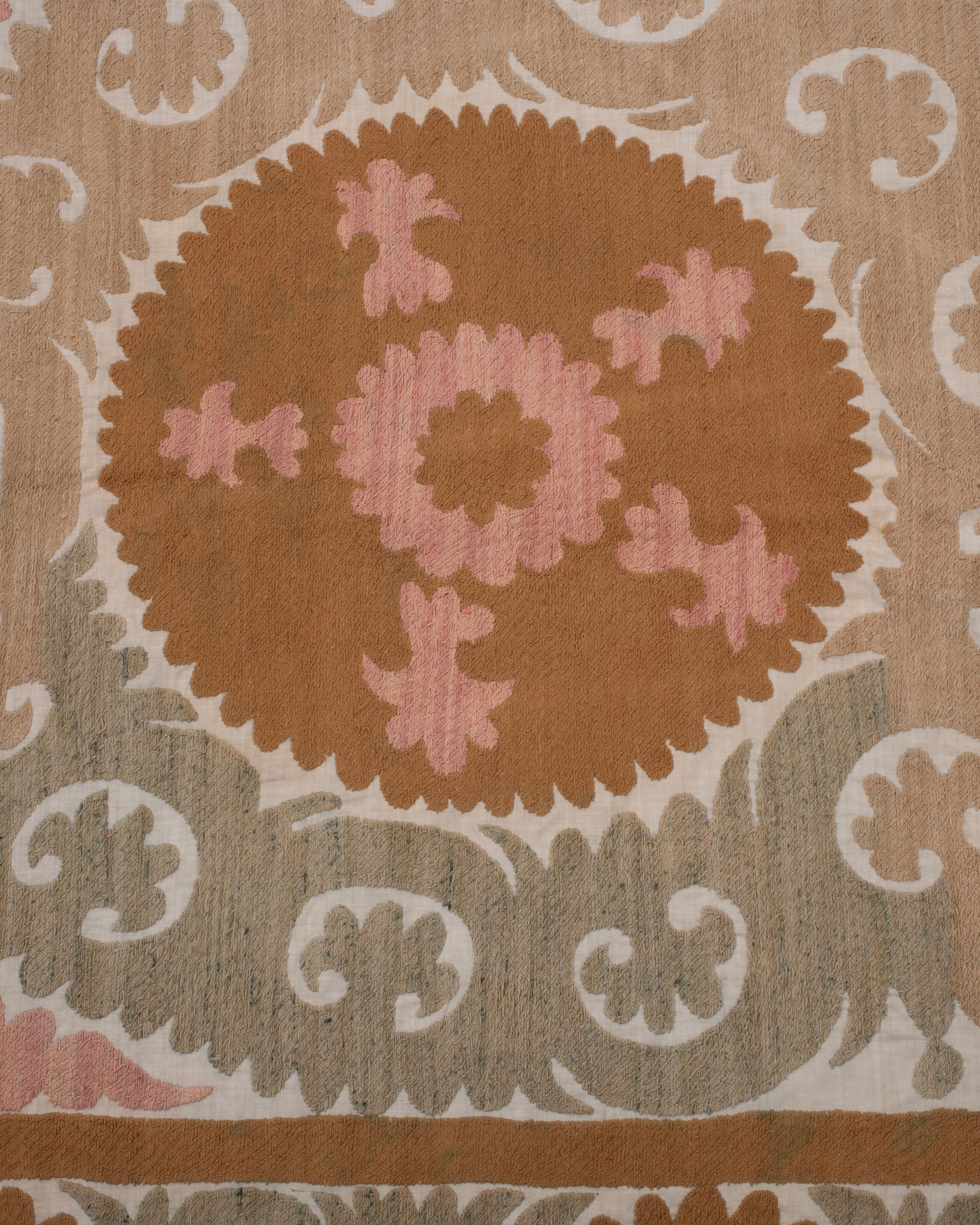 Dekorative Samarkand Suzani, Usbekistan, Mitte des 20. Jahrhunderts (Baumwolle) im Angebot