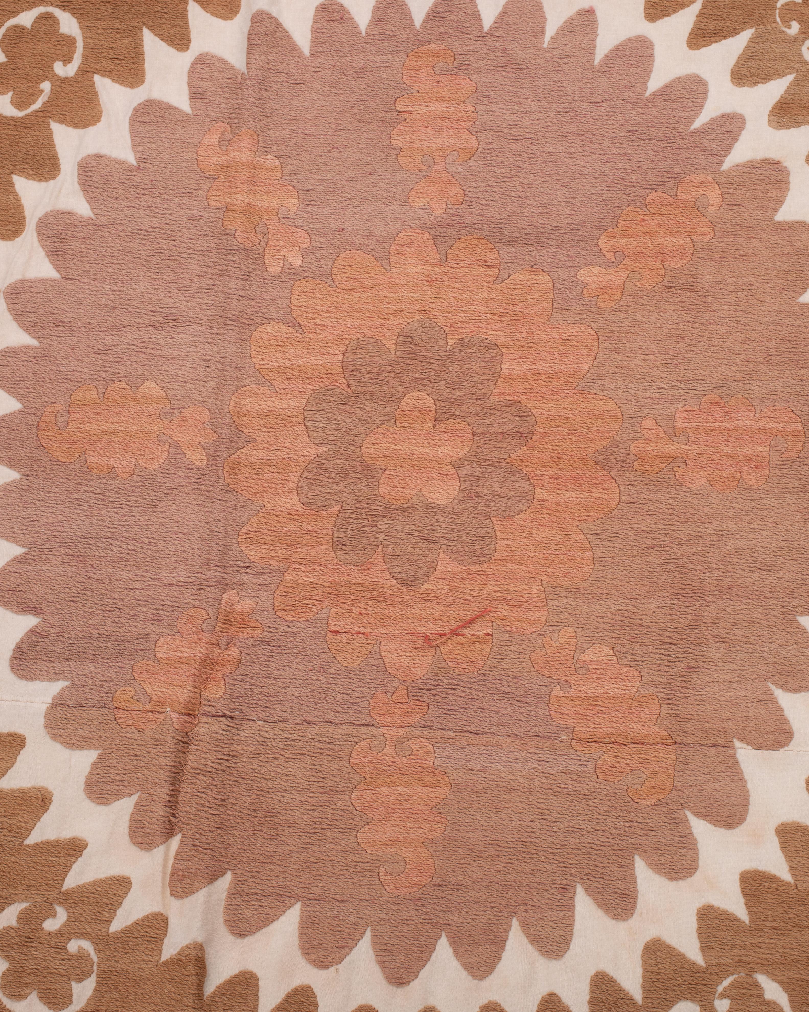 Coton Décoration neutre Samarkand Suzani, Ouzbékistan, milieu du 20e siècle en vente