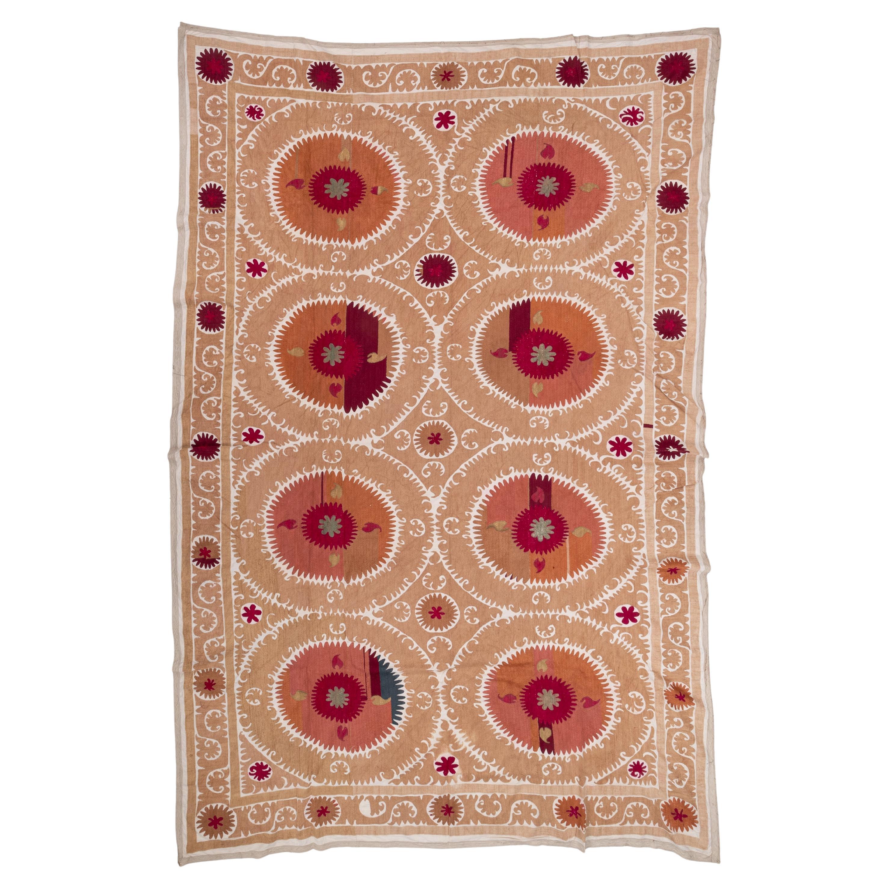 Decorativo Suzani neutro di Samarcanda della metà del XX secolo, Uzbekistan