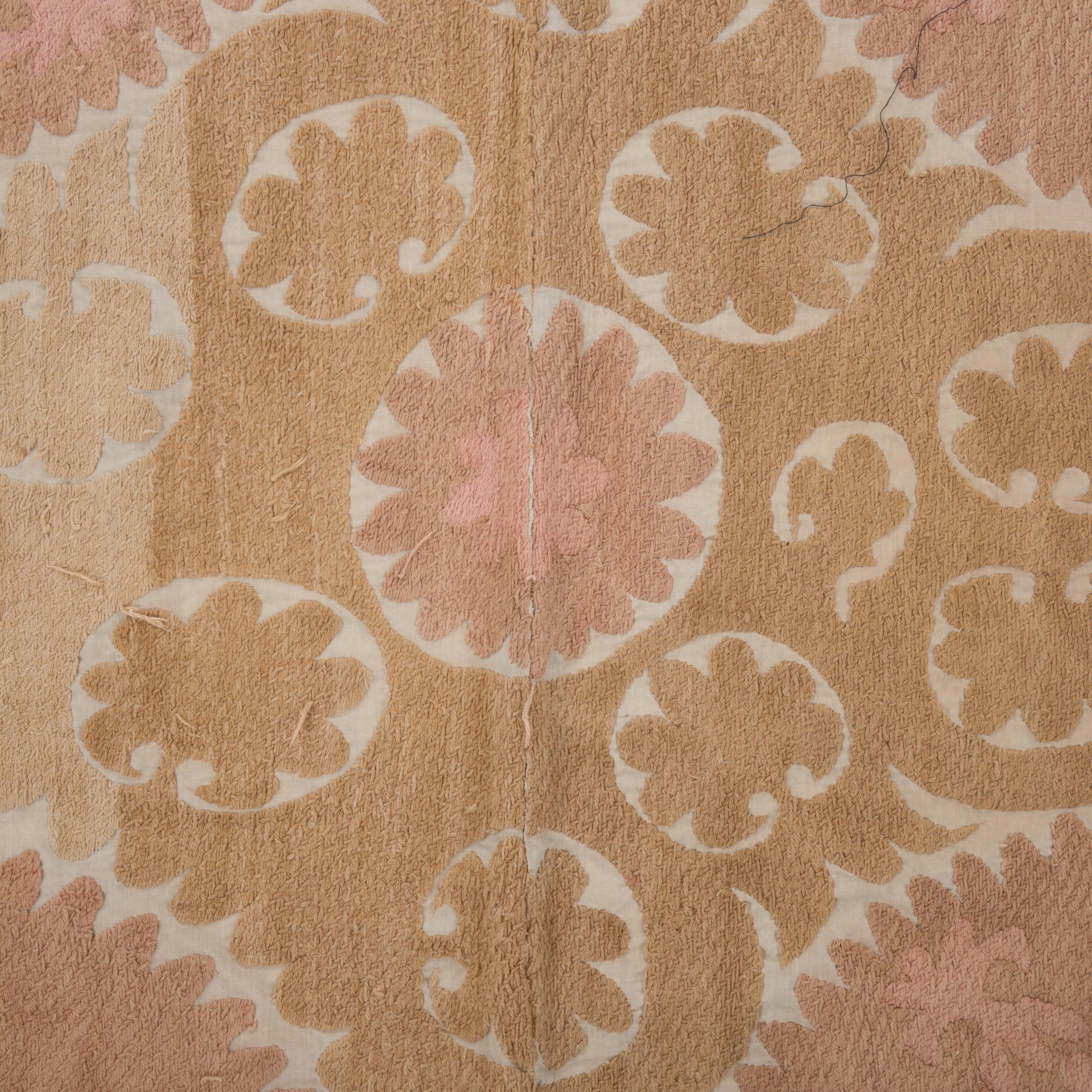 Decorative Mid 20th C Neutral Samarkand Suzani with Pinks For Sale 1