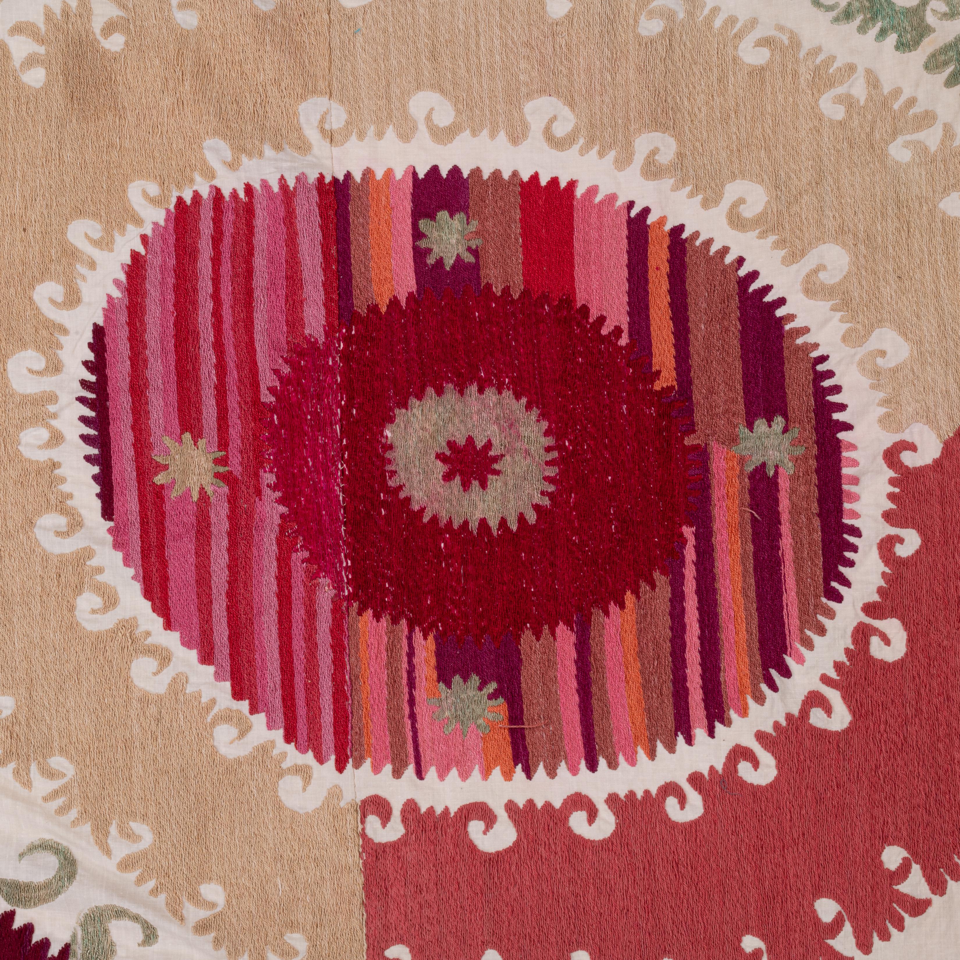 Décoratif A.I.C.  Samarkand Suzani, Uzbek en vente 6