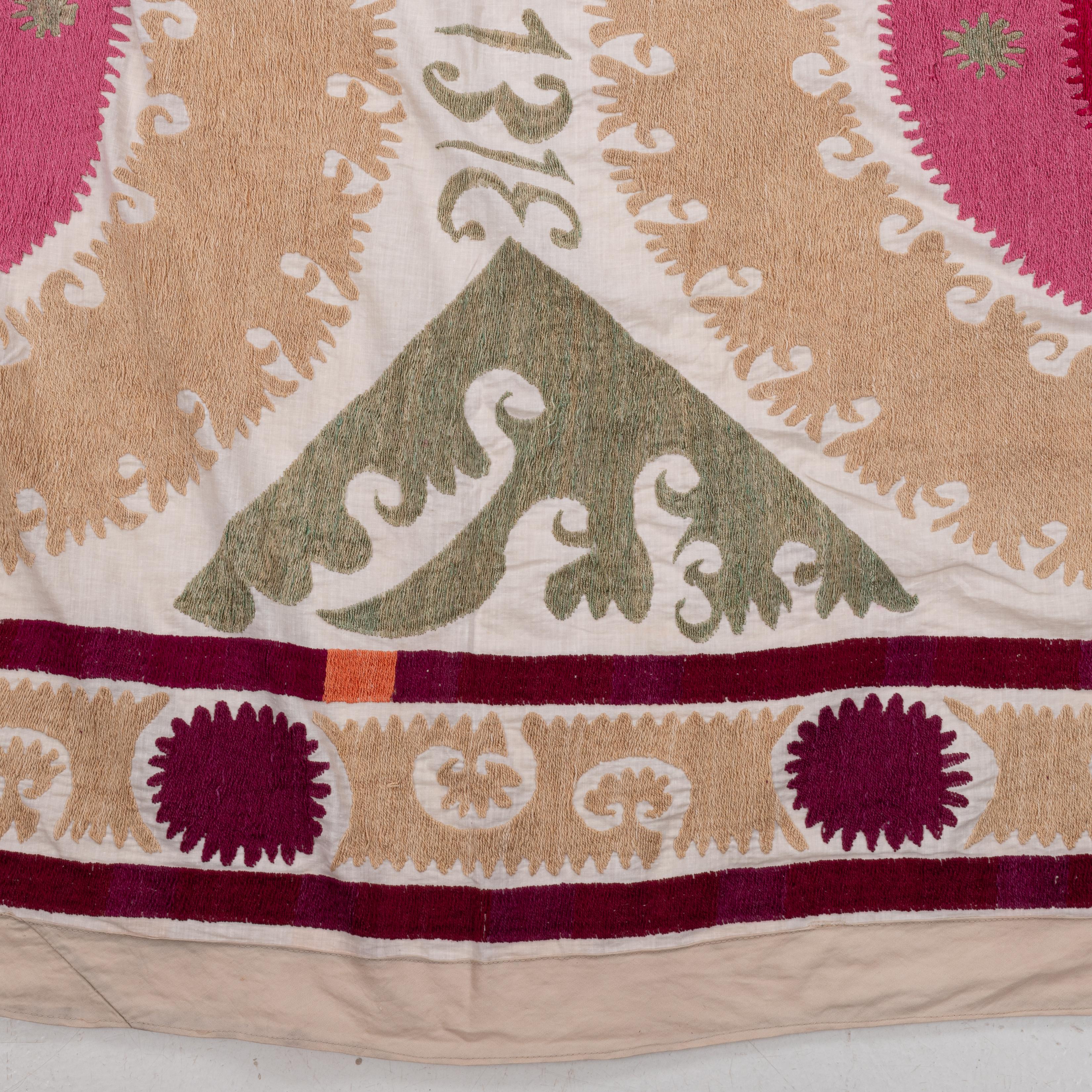 Décoratif A.I.C.  Samarkand Suzani, Uzbek État moyen - En vente à Istanbul, TR