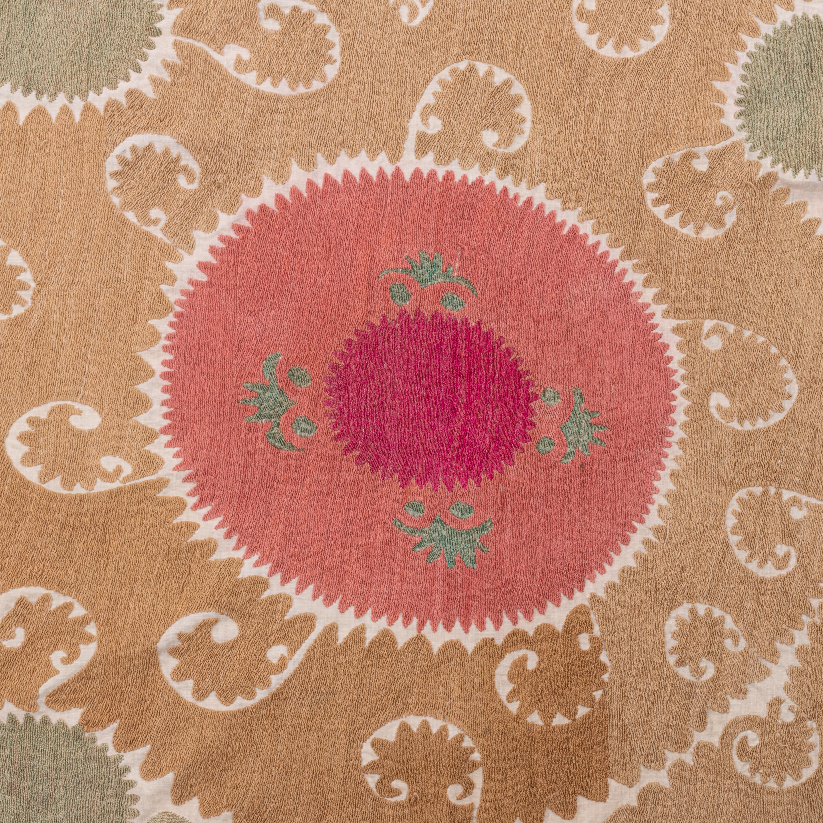 20ième siècle Décoratif A.I.C.  Samarkand Suzani, Uzbek en vente