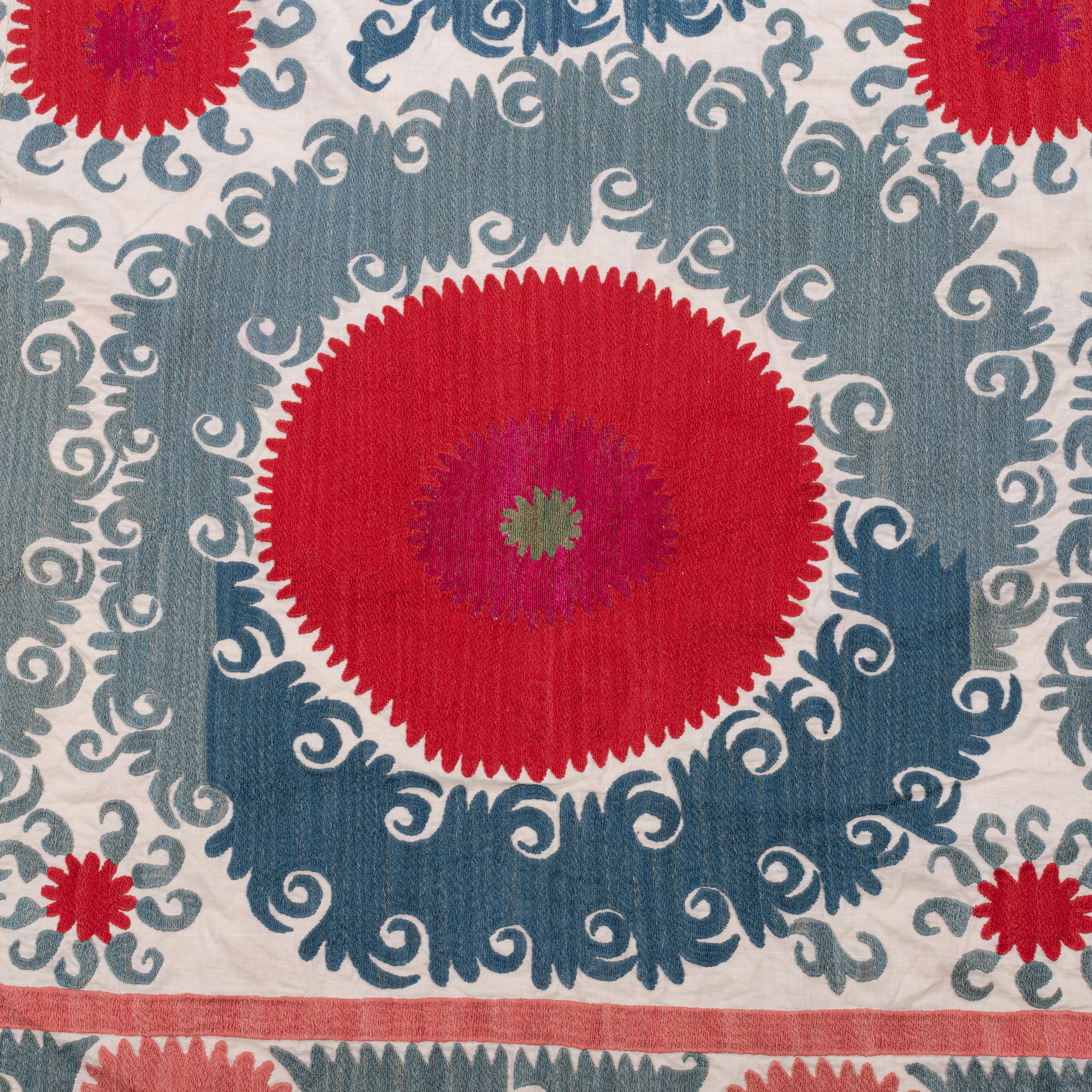 20ième siècle Décoratif A.I.C.  Samarkand Suzani, Uzbek en vente