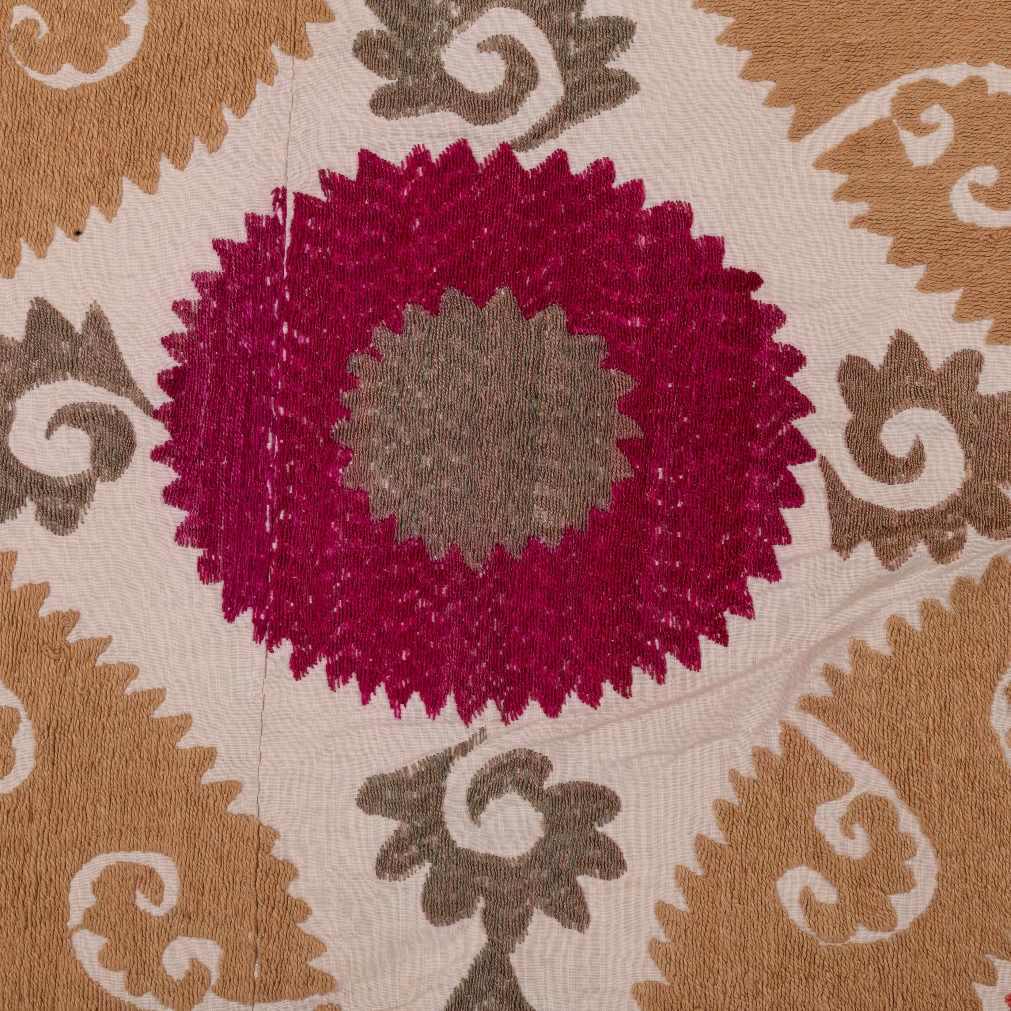 Décoratif A.I.C.  Samarkand Suzani, Uzbek en vente 1