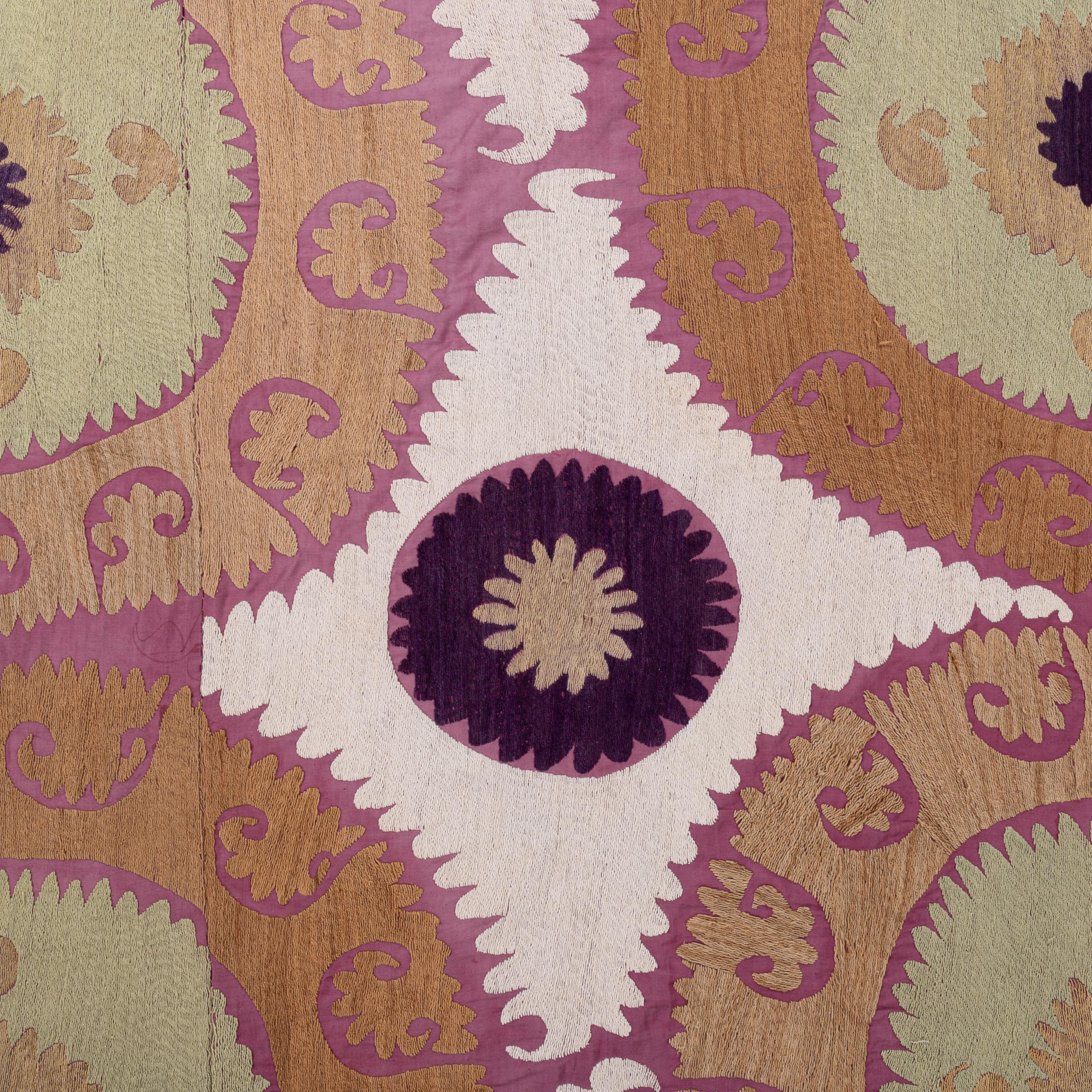 Dekorativ Mitte 20. Jh.  Samarkand Suzani, Usbekistan im Angebot 2