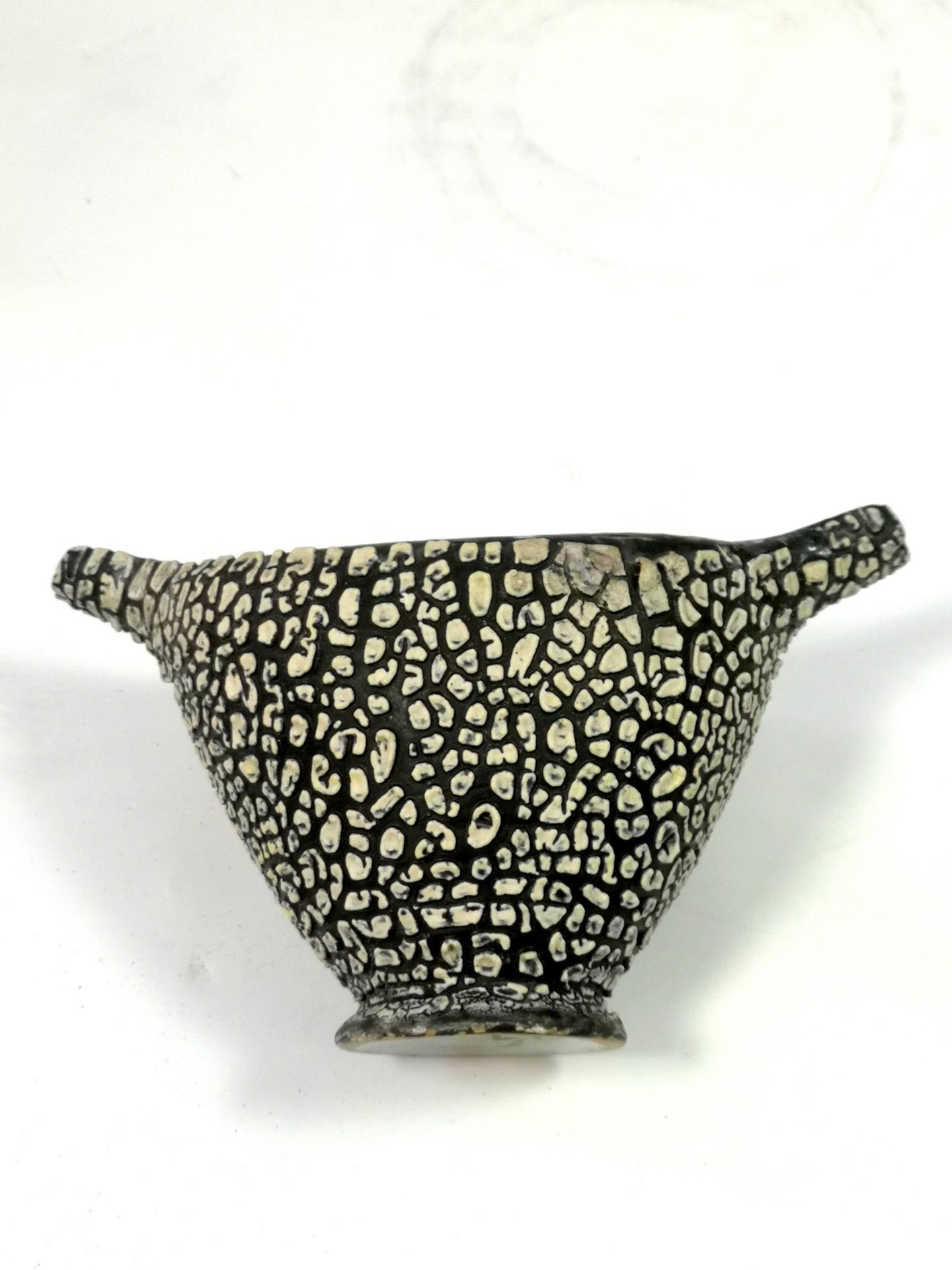 Decorative Mid-Century Ceramic Bowl by Ceramicist Geza Gorka, 1960's In Good Condition In Budapest, HU
