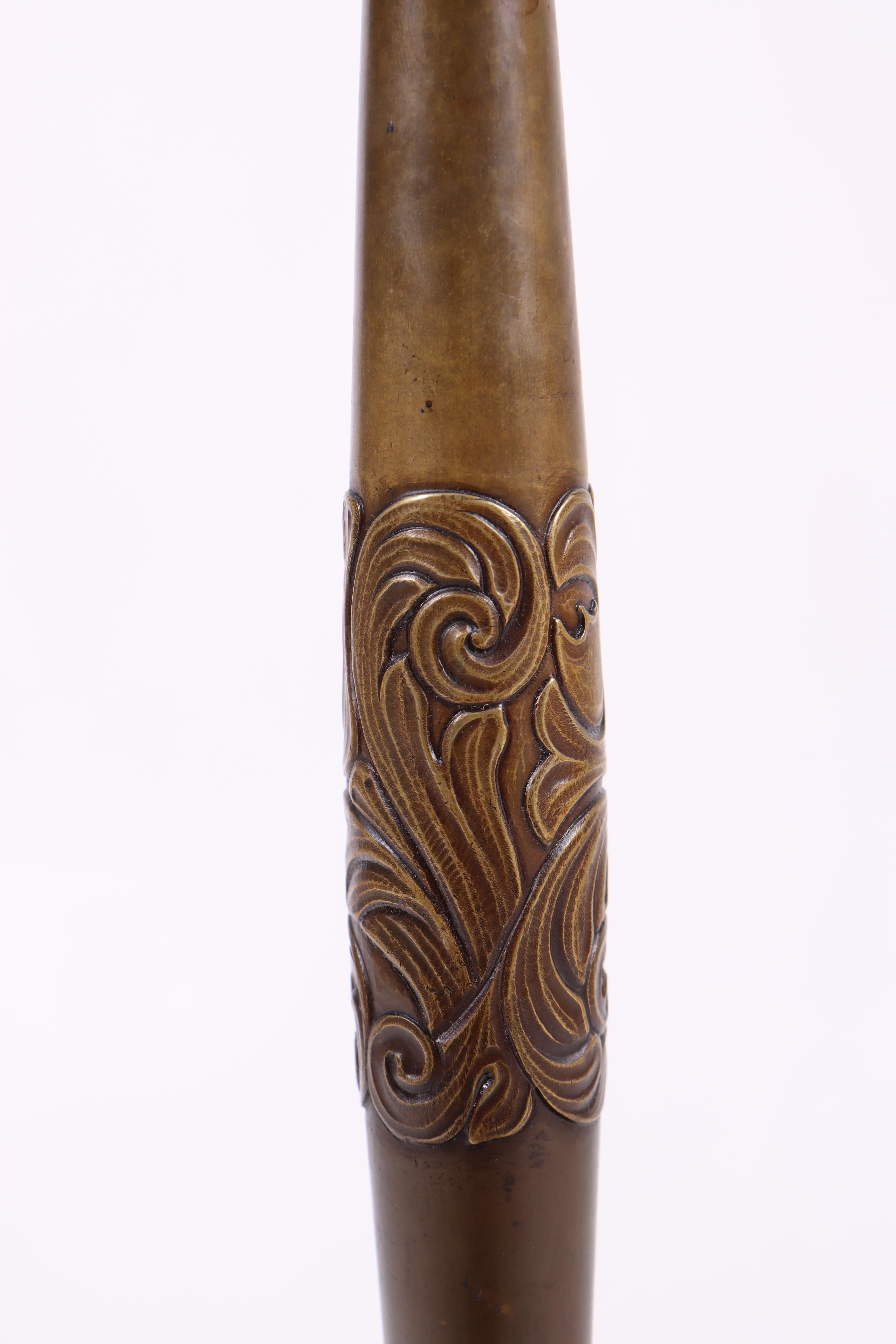 Danois Lampe de table danoise décorative du milieu du siècle dernier en laiton, années 1940 en vente