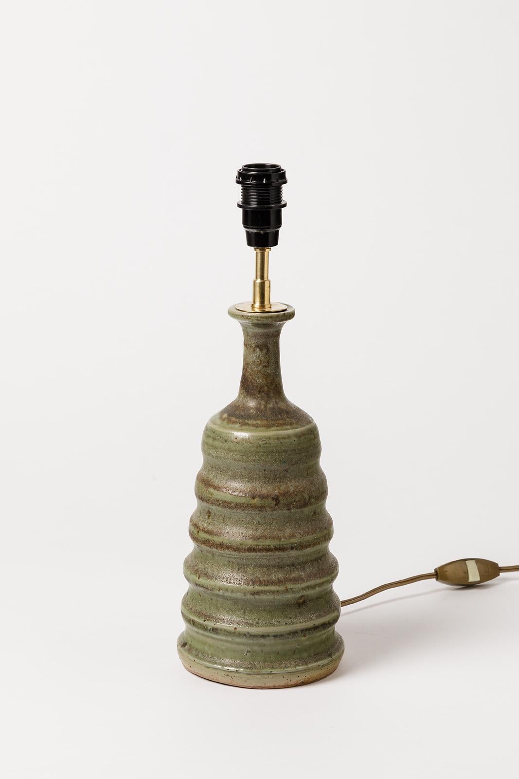 Lampe de table décorative en céramique verte du milieu du siècle dernier:: circa 1970 par Fontcombault Excellent état - En vente à Neuilly-en- sancerre, FR