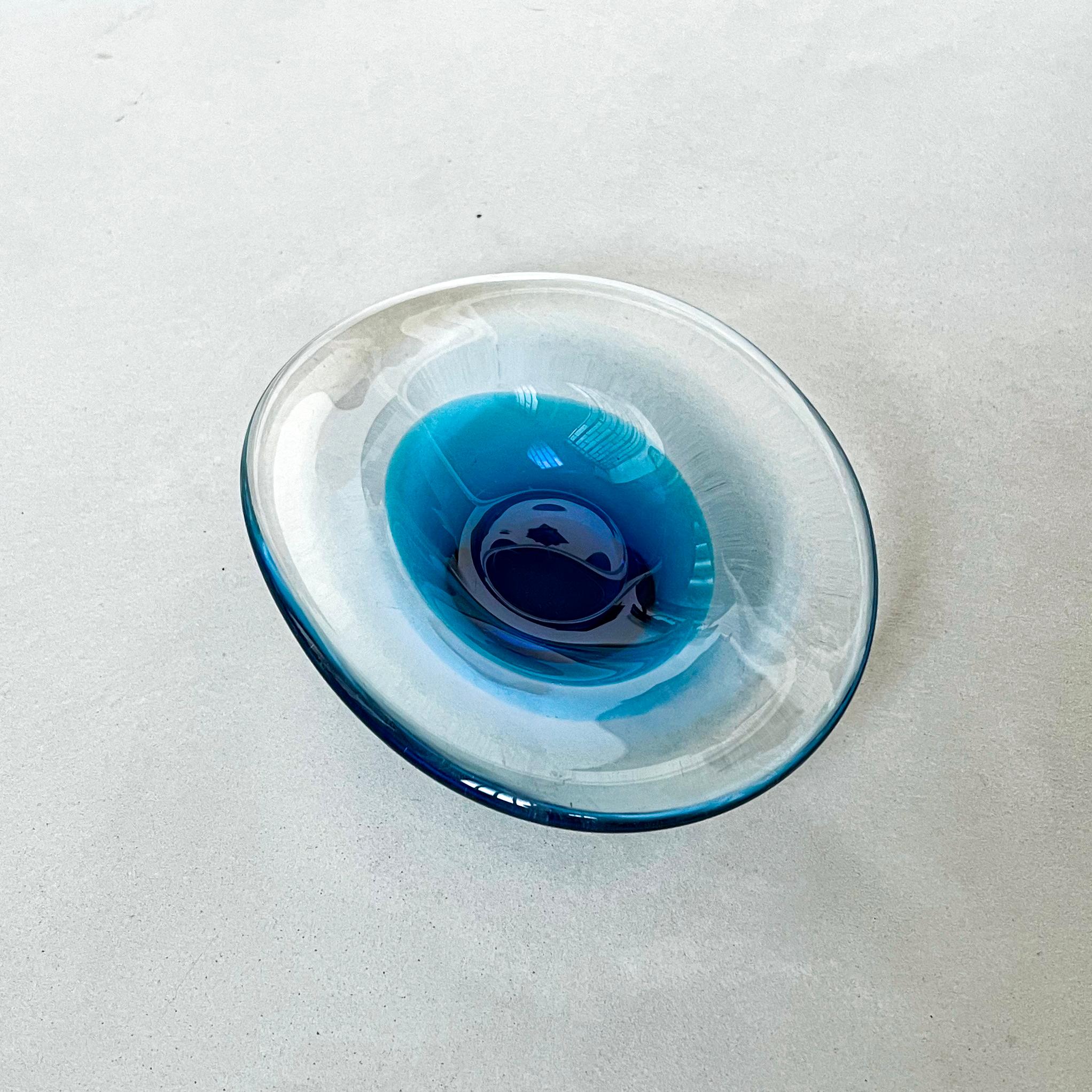 Vintage 1960s Murano decorative bowl in clear and blue 