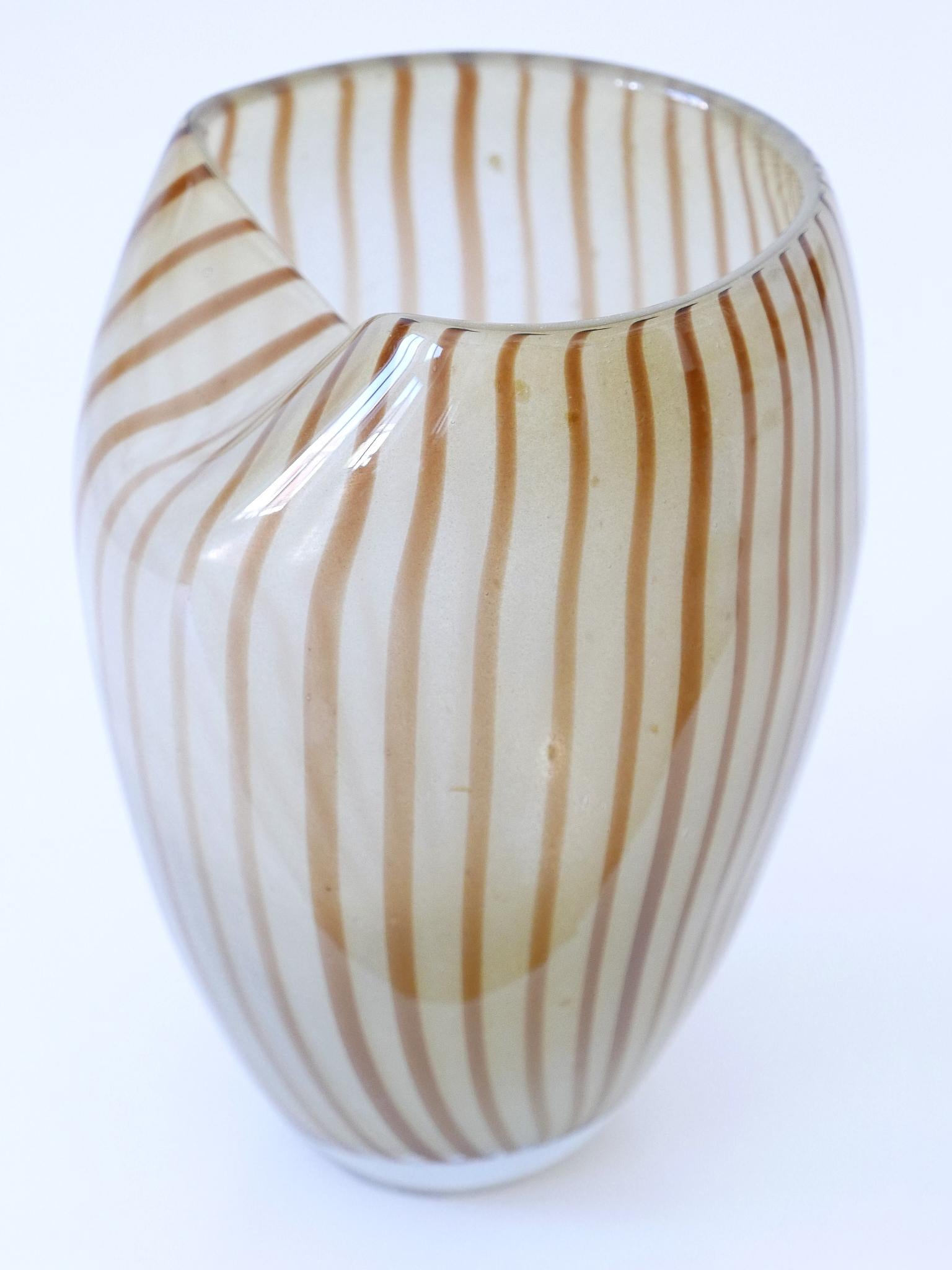 Decorative Mid Century Modern Murano Glass Vase Italy 1960s  For Sale 4