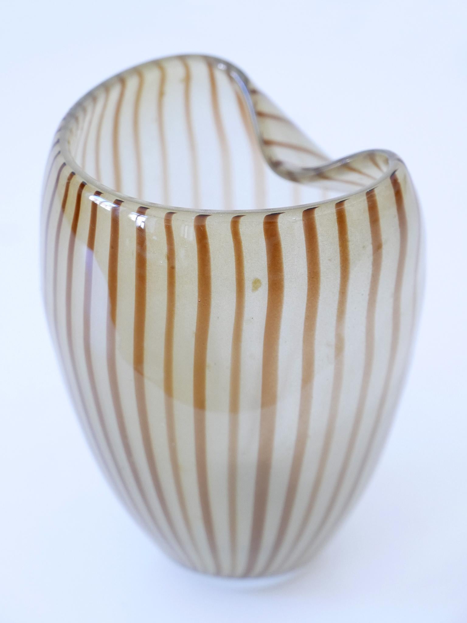Decorative Mid Century Modern Murano Glass Vase Italy 1960s  For Sale 5