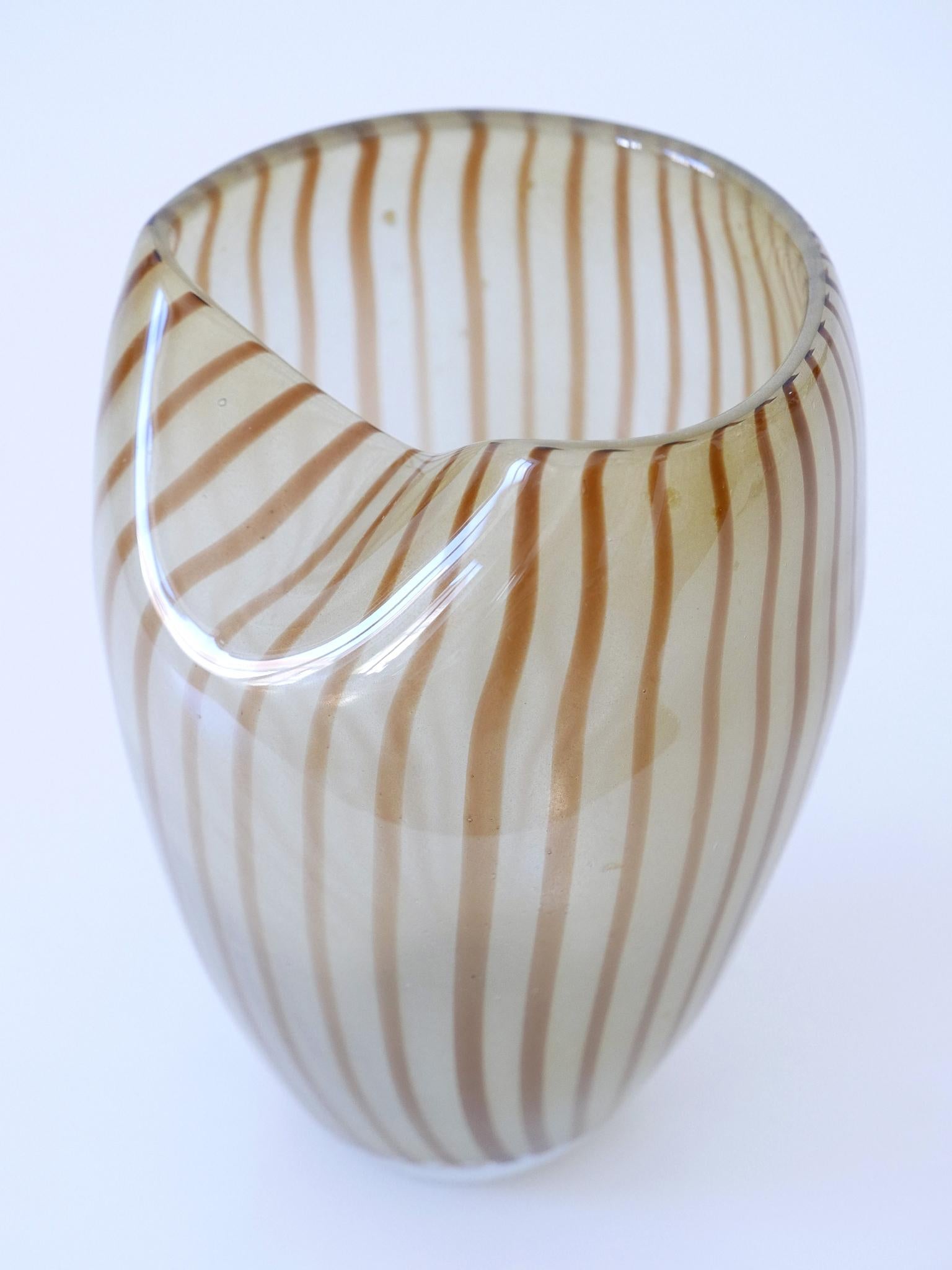 Decorative Mid Century Modern Murano Glass Vase Italy 1960s  For Sale 3