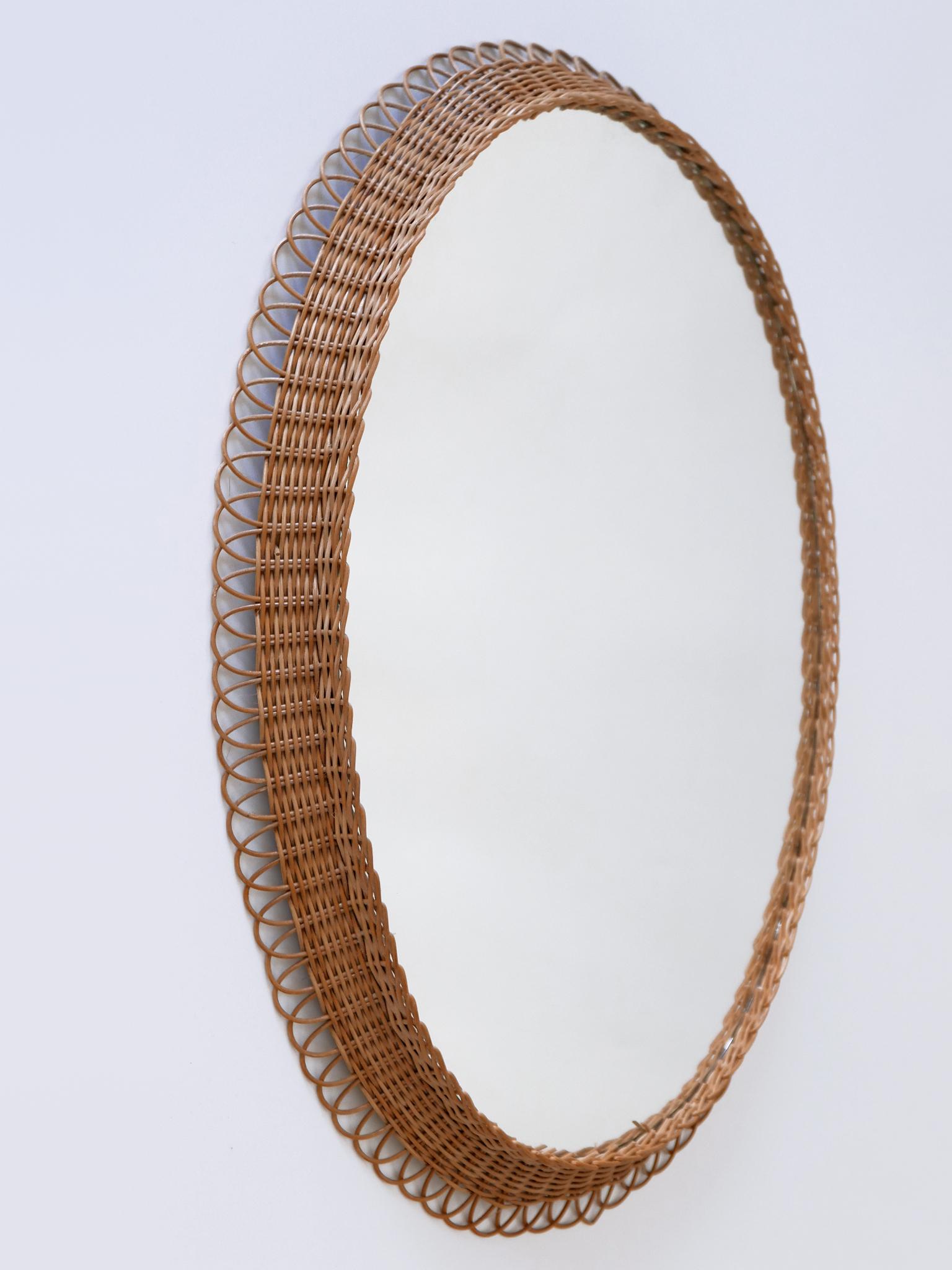 Mirror Decor, metà del secolo scorso, specchio da parete ovale in rattan, Germania, anni '60 In condizioni buone in vendita a Munich, DE