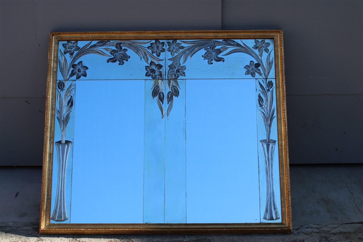 Dekorative Spiegel Frankreich 1930 mit Gravuren in Silber floralen Rahmen in Gold, Eleganz und Einzigartigkeit für diese wunderbare Spiegel.