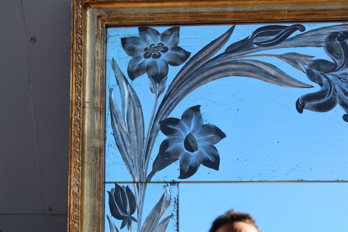 Dekorativer Spiegel Frankreich 1930 mit Gravuren in Silber Floraler Rahmen in Gold im Zustand „Gut“ im Angebot in Palermo, Sicily