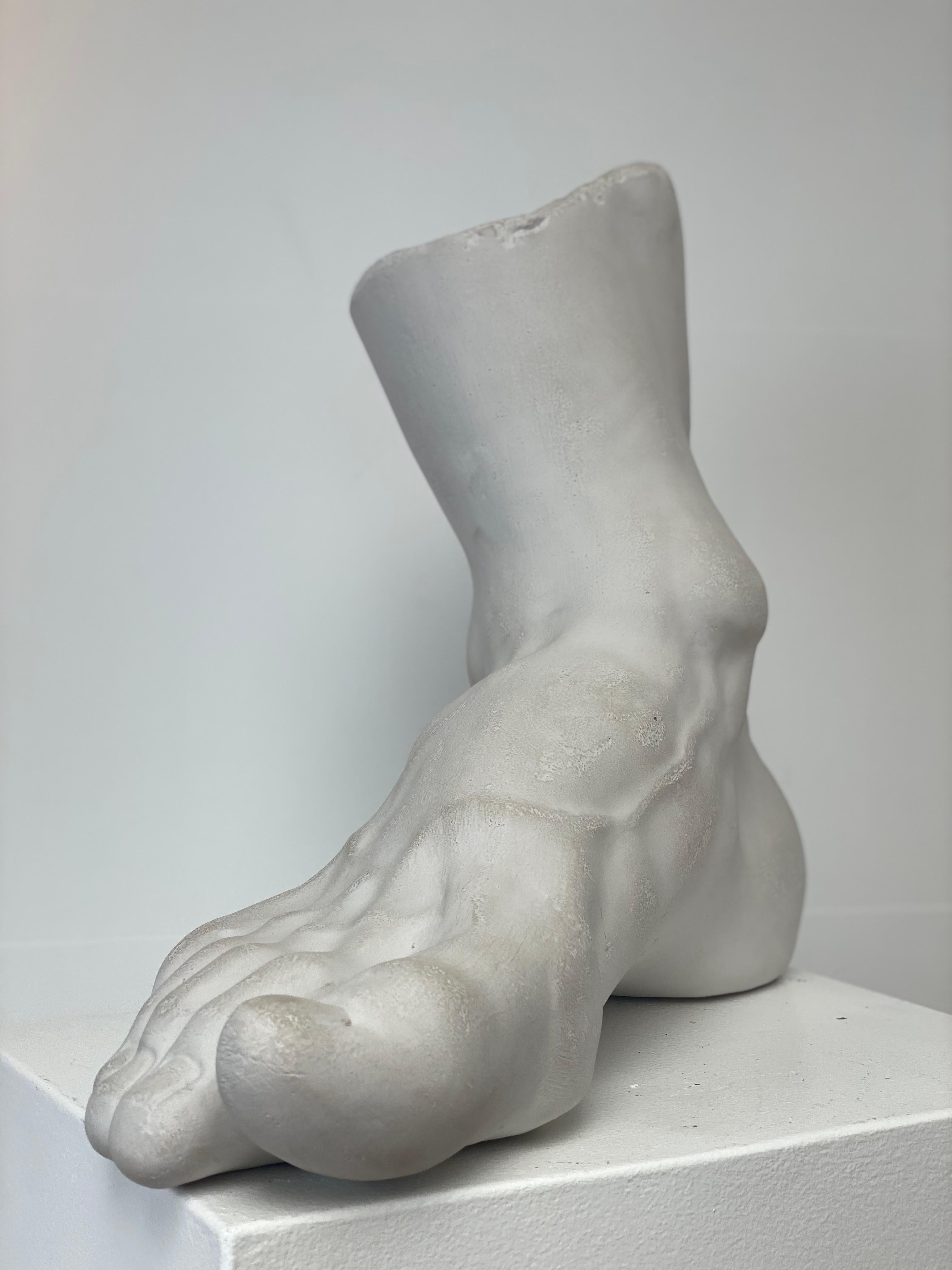 Dekoratives Modell eines Fußes im Angebot 6