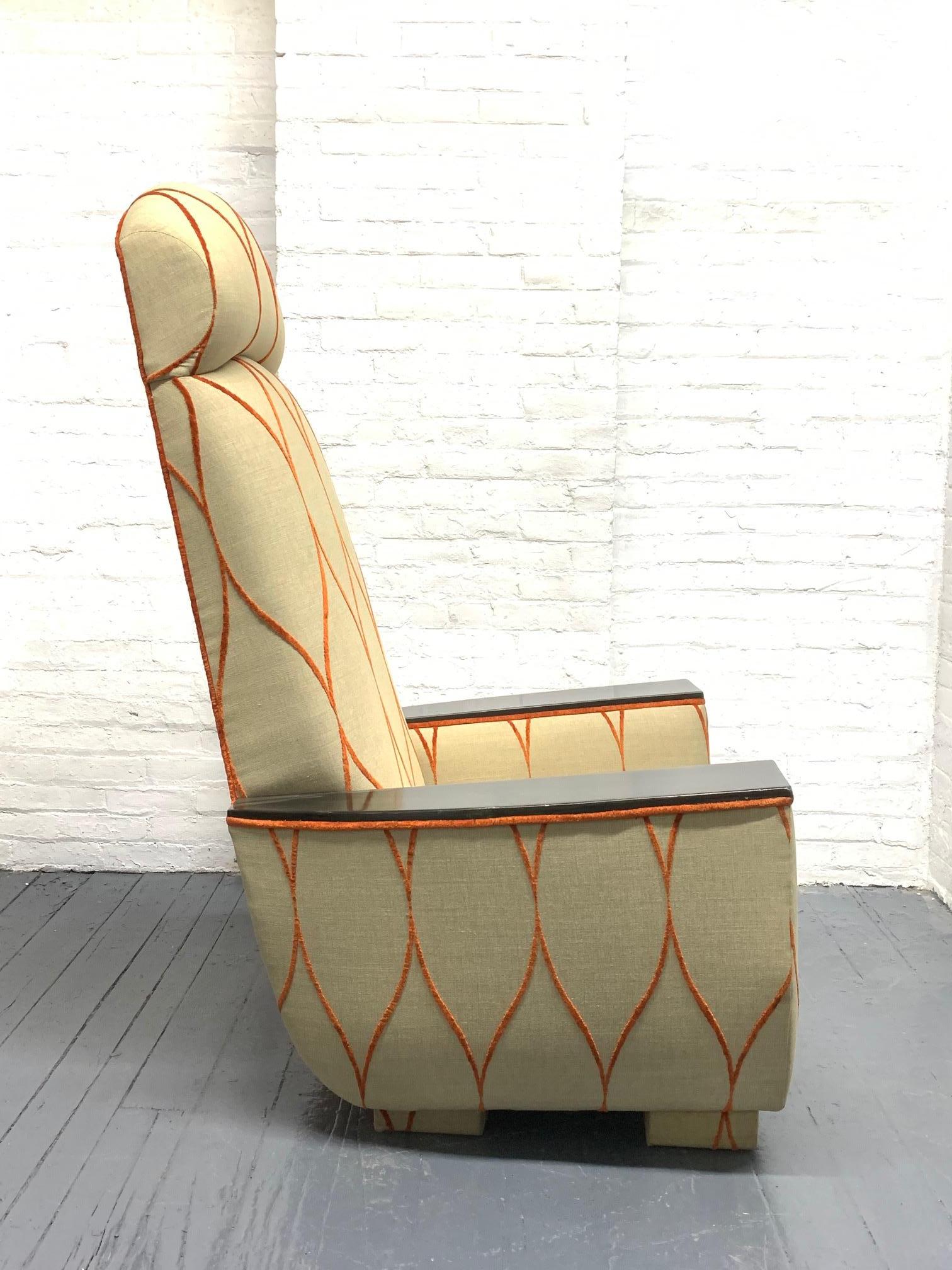 Dekorativer moderner Sessel mit hoher Rückenlehne (Art déco) im Angebot
