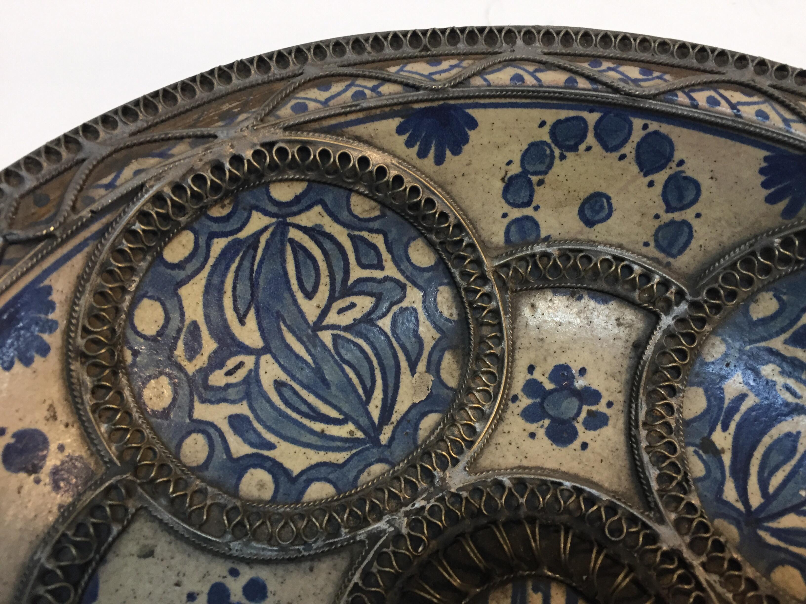 Dekorative marokkanische Keramikschale aus Fes in Blau und Weiß:: handgefertigt 3