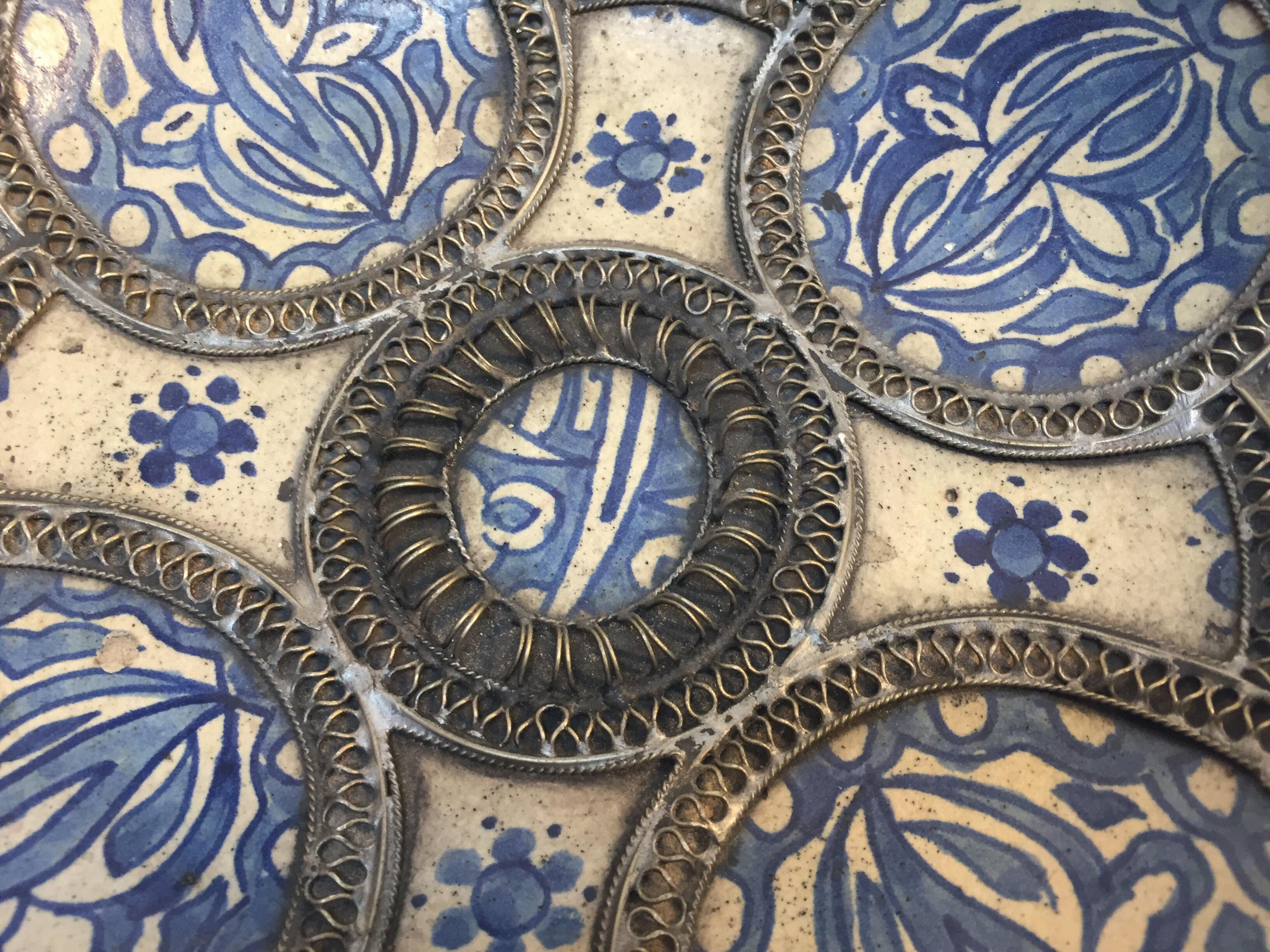 Dekorative marokkanische Keramikschale aus Fes in Blau und Weiß:: handgefertigt 2