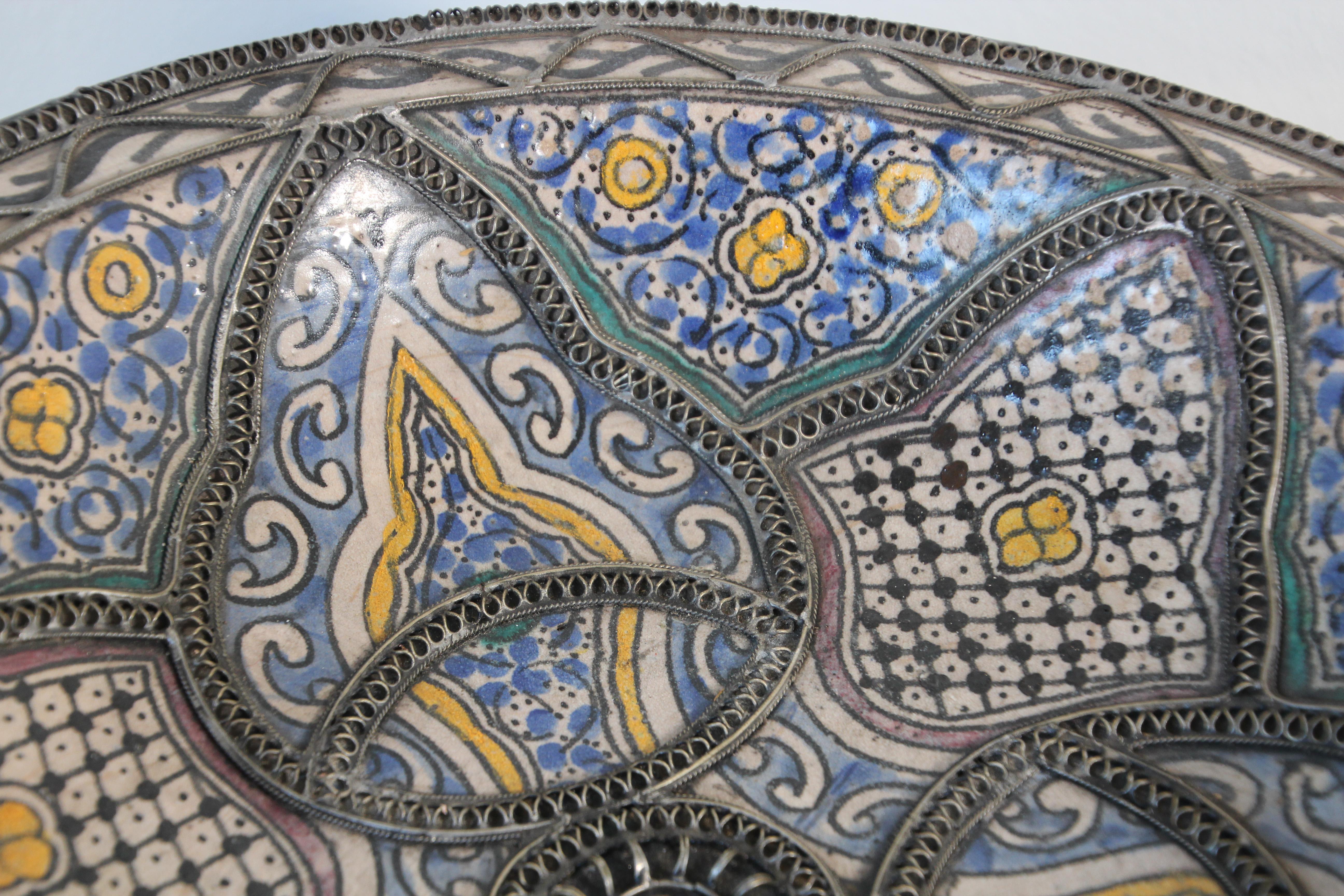 Coupe décorative mauresque marocaine en céramique fabriquée à la main de Fez en vente 5