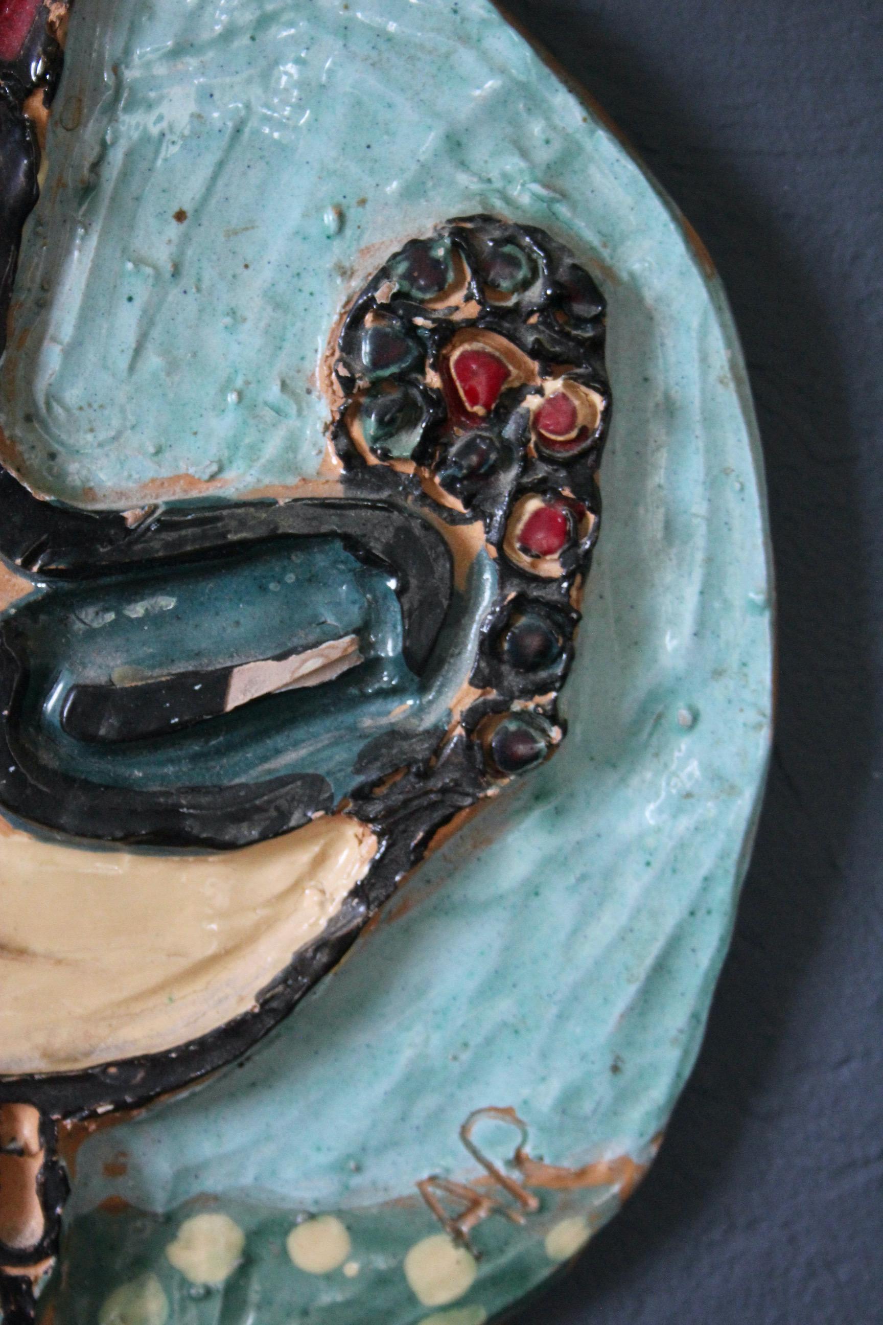 Decorative naive wall ceramic sculpture In Good Condition For Sale In grand Lancy, CH
