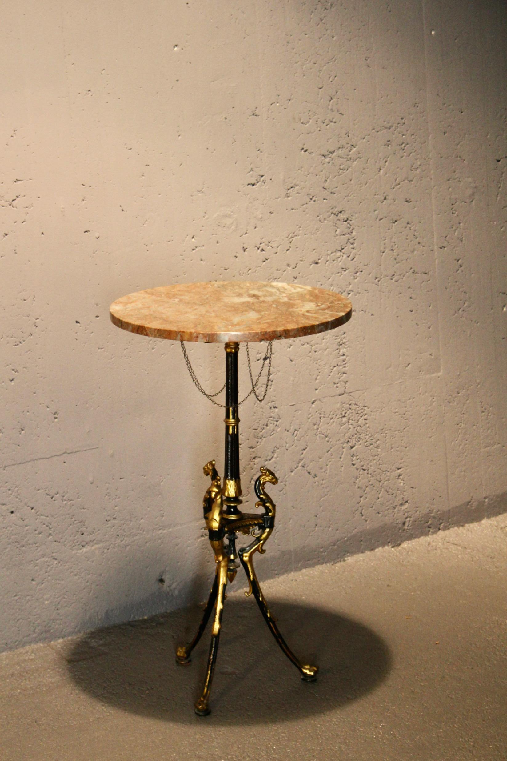 Gueridon decorativo in ghisa e marmo di Napoleone III