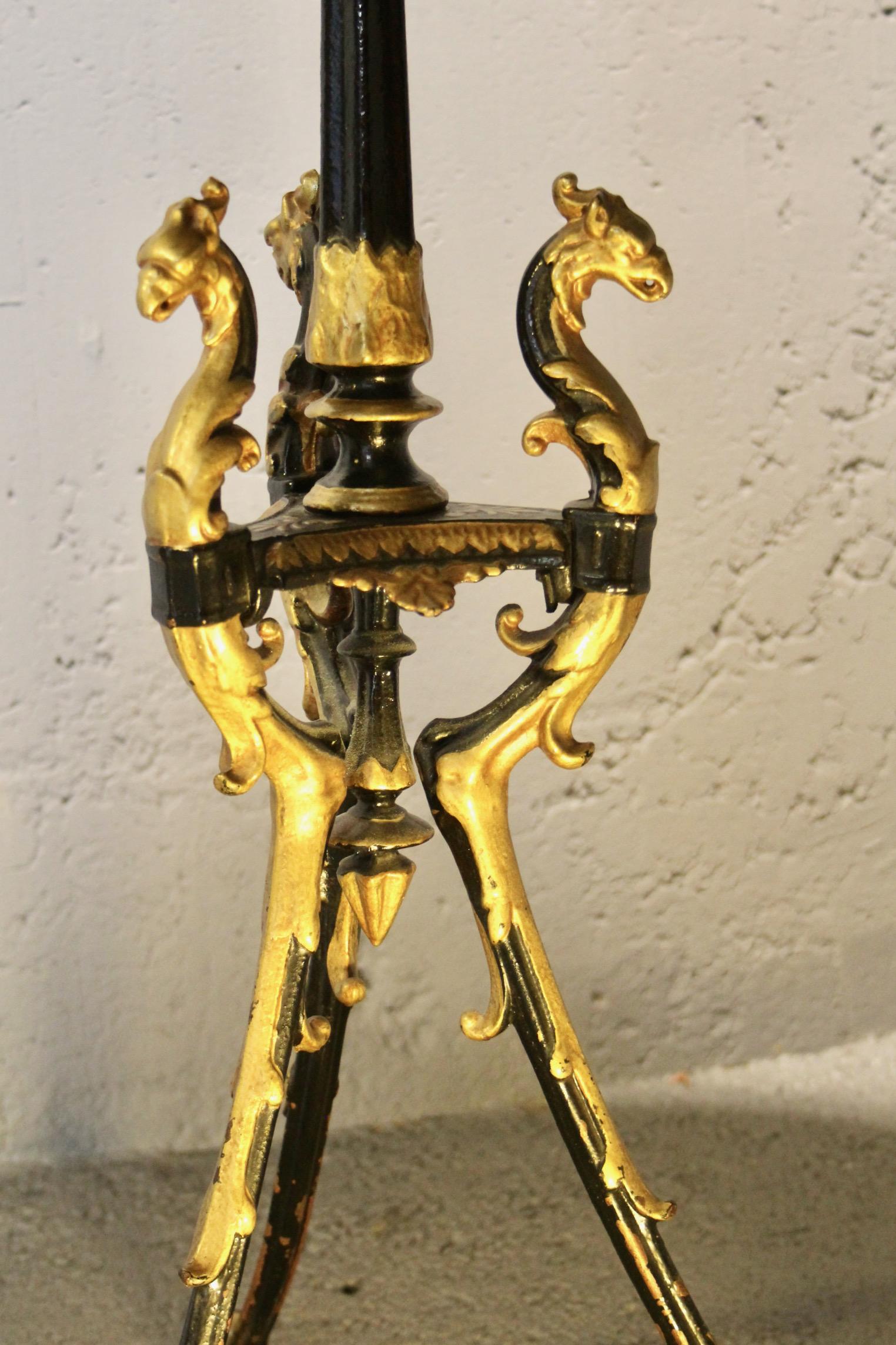 Ferro Gueridon decorativo di Napoleone III in marmo e metallo dipinto in vendita