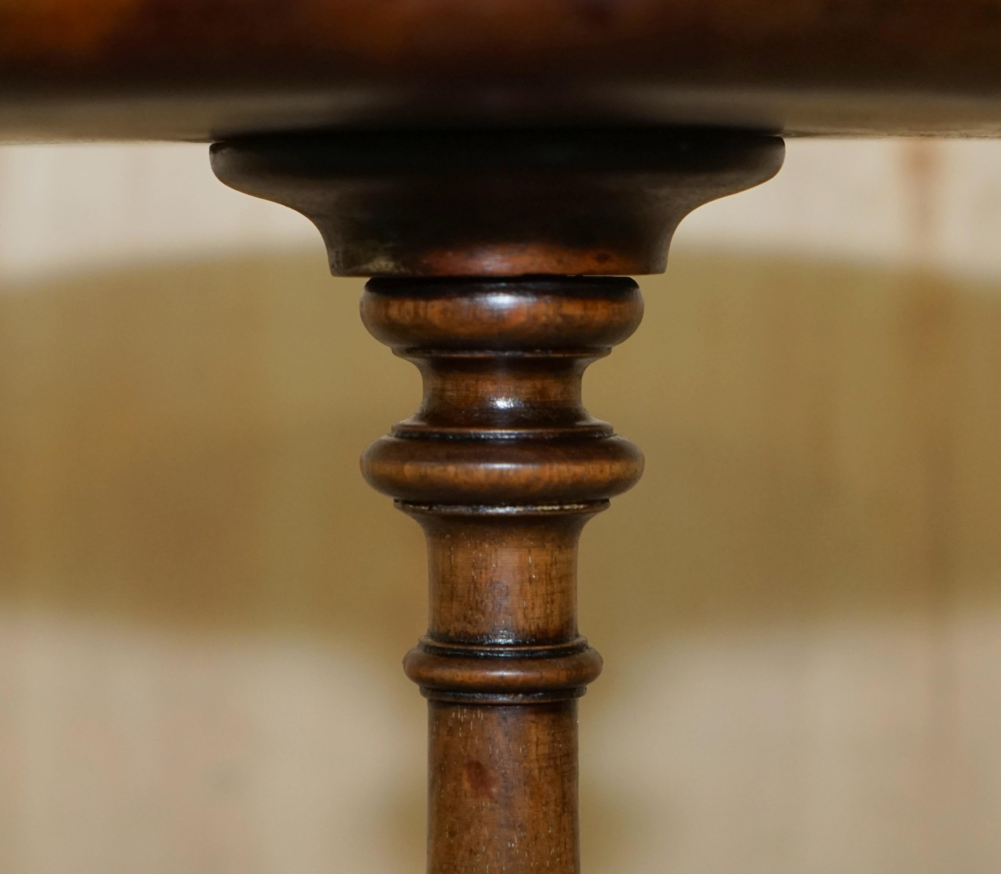 English Decorative Nicely Turned Hardwood Tripod Lamp Side End Wine Occasional Table For Sale