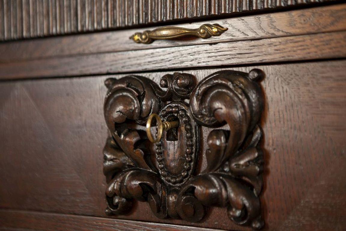 Decorative Oak Sideboard from the Interwar Period in Dark Brown For Sale 10