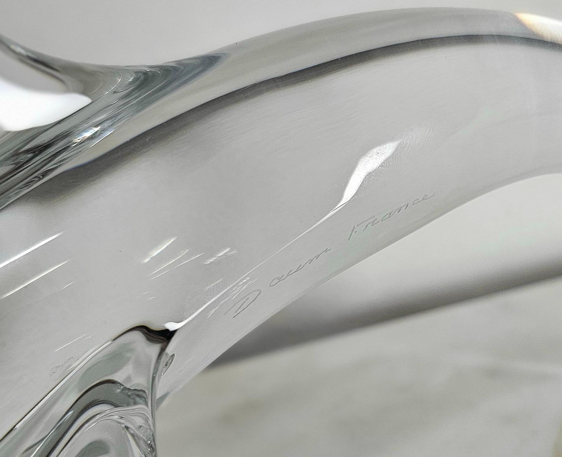 Dekoratives Objekt/Delphin-Skulptur von Daum France aus transparentem Kristallglas. Produziert in Frankreich in den 80er Jahren.



Hinweis: Wir bemühen uns, unseren Kunden auch bei Sendungen in die ganze Welt einen exzellenten Service zu bieten,