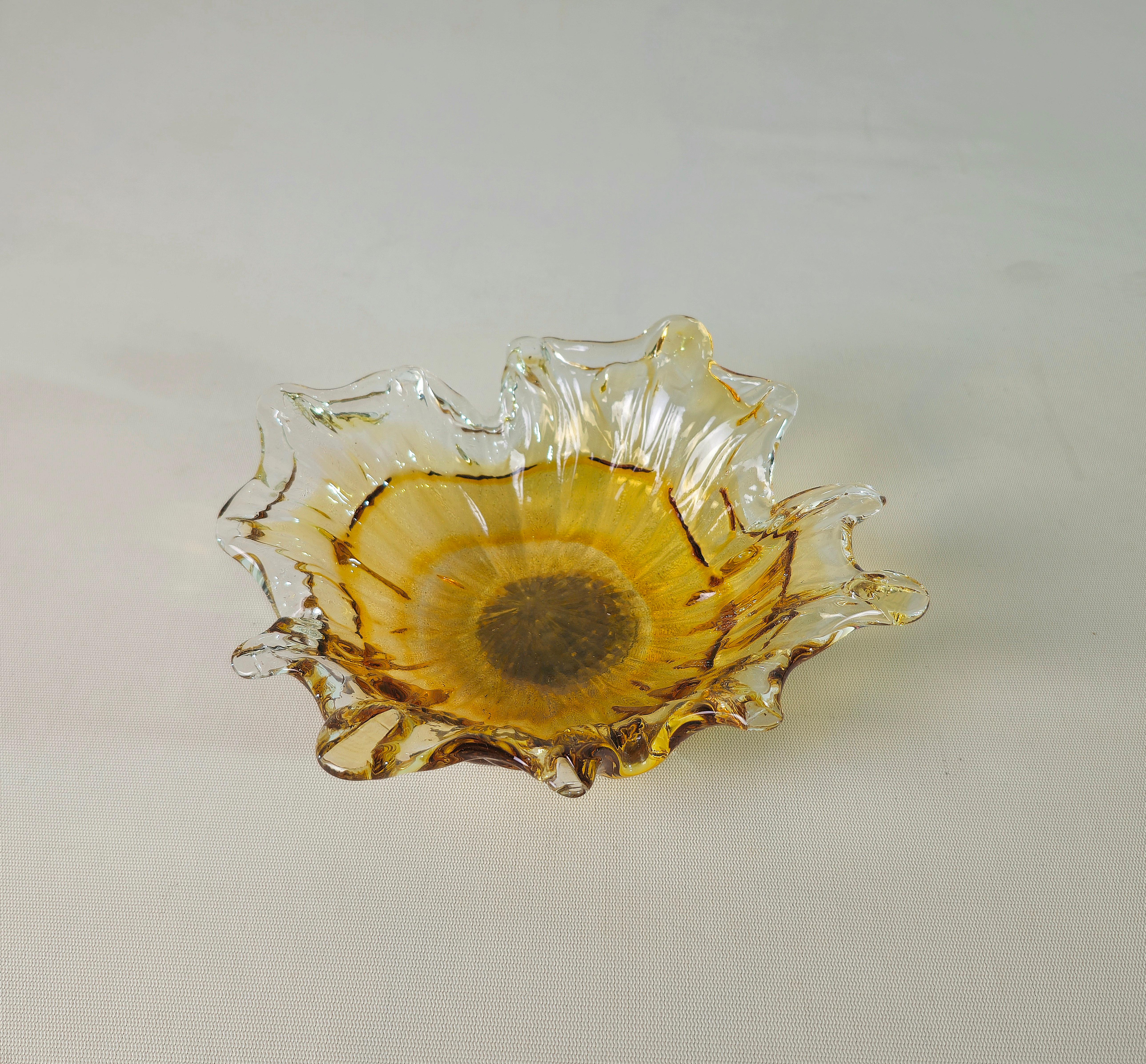 Decorative Object Bowl Murano Glass Midcentury  Italia Design 1960/70s For Sale 4