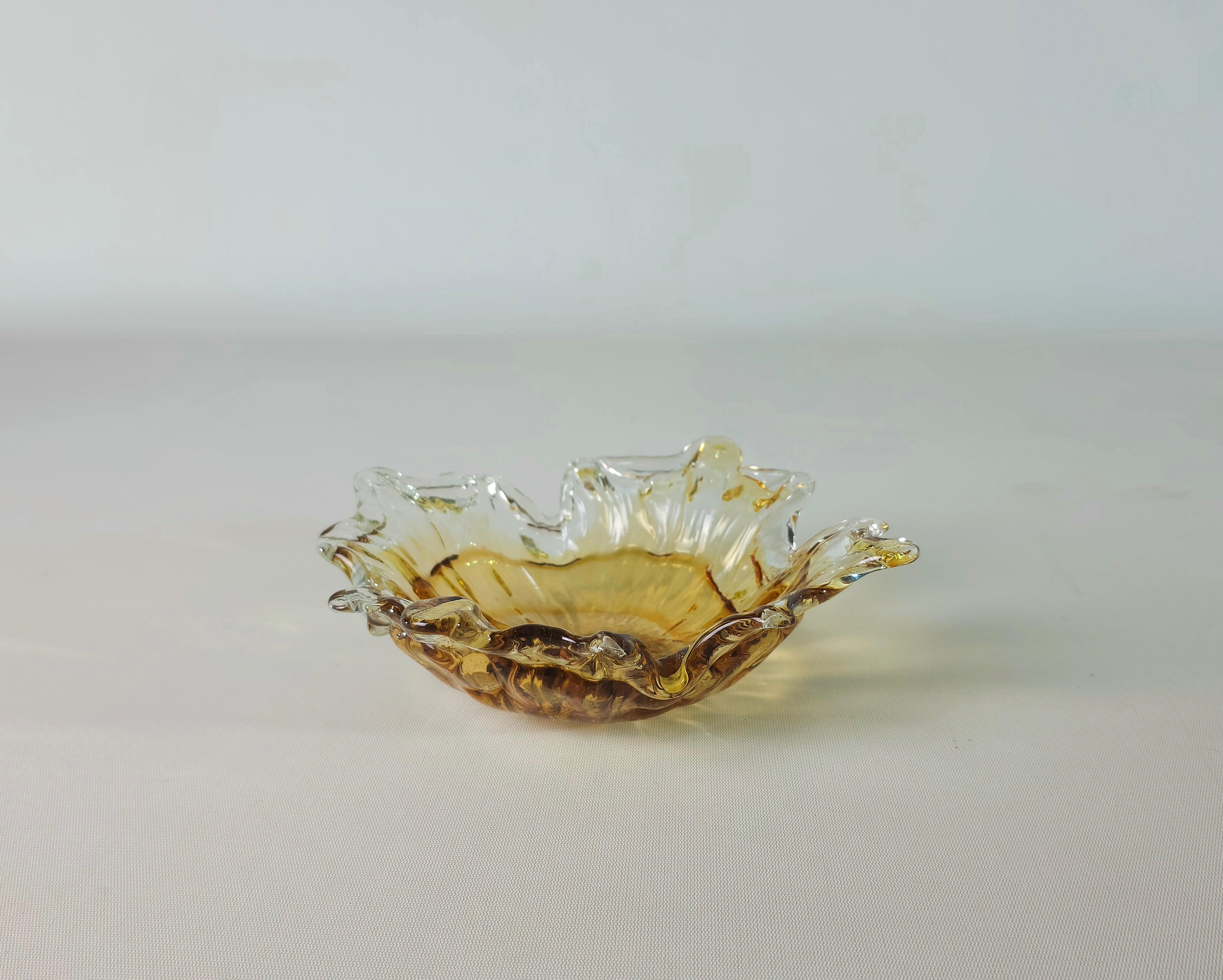 Italian Decorative Object Bowl Murano Glass Midcentury  Italia Design 1960/70s For Sale