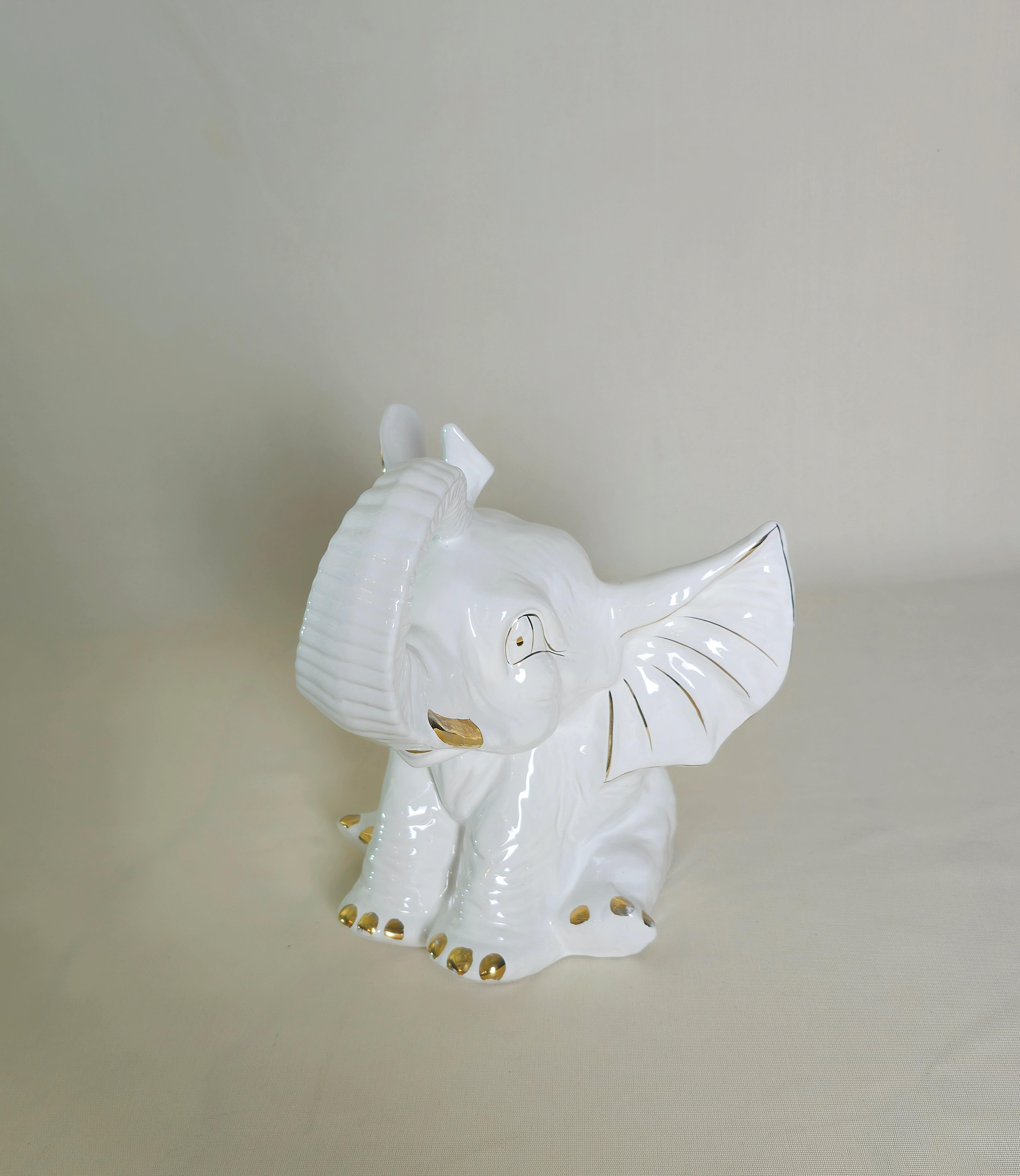 Very nice and large elephant in white enamelled porcelain with golden definitions. Italian production from the 70s.



Note: We try to offer our customers an excellent service even in shipments all over the world, collaborating with one of the best
