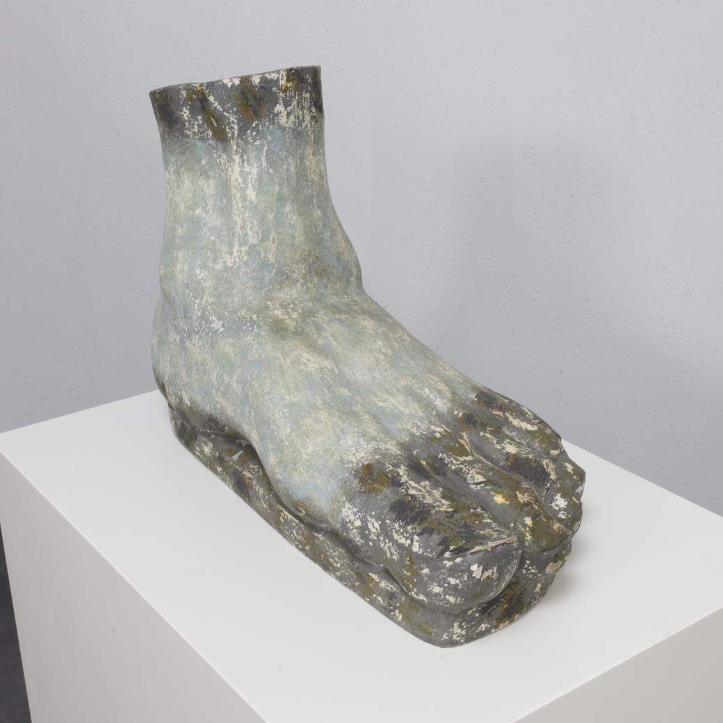 Decorative Object Sculpture Large Foot, 1960s Bon état - En vente à DE KWAKEL, NL