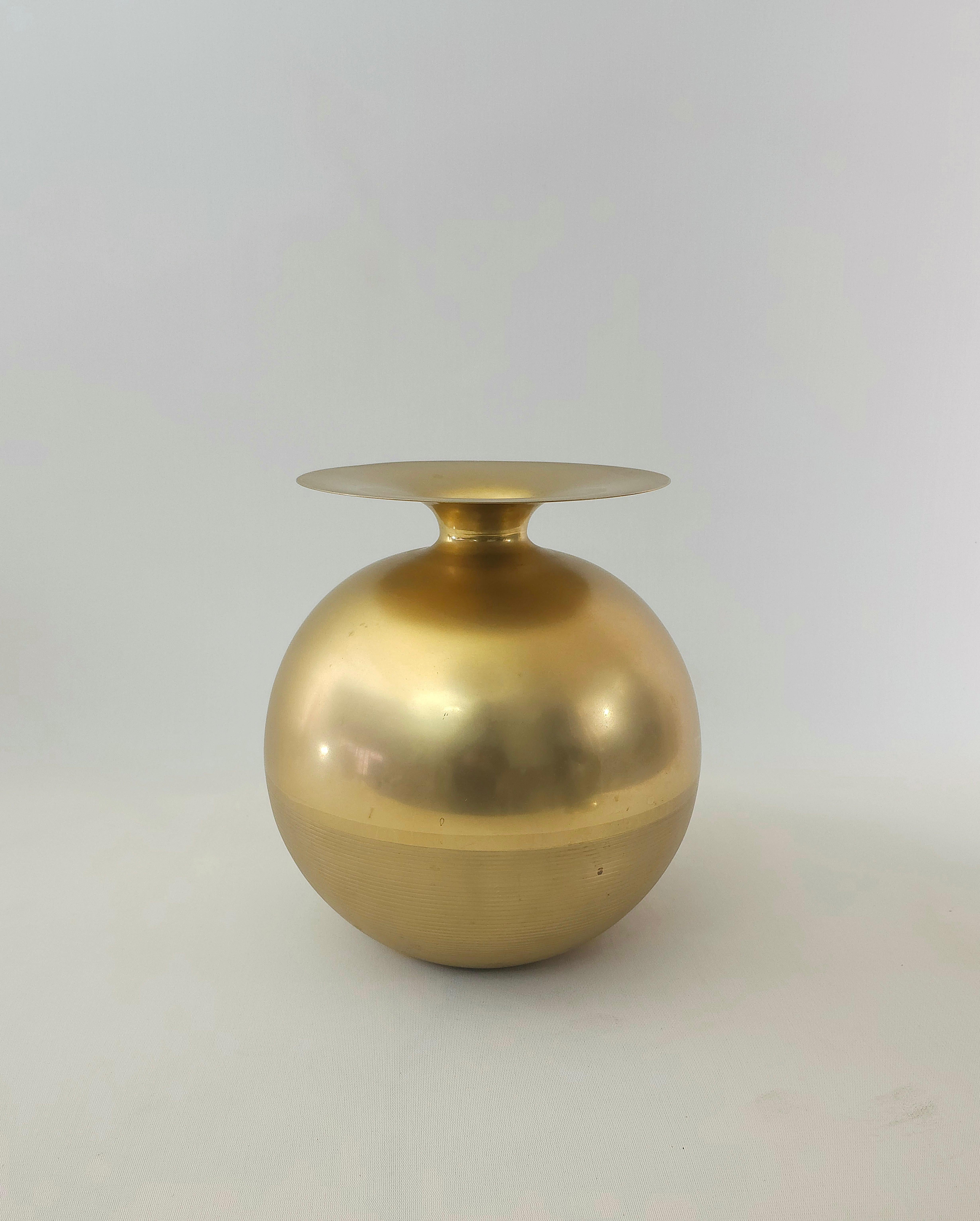 Decorative Object Vase Brass Style of Gabriella Crespi Midcentury Italy 1960s In Fair Condition For Sale In Palermo, IT