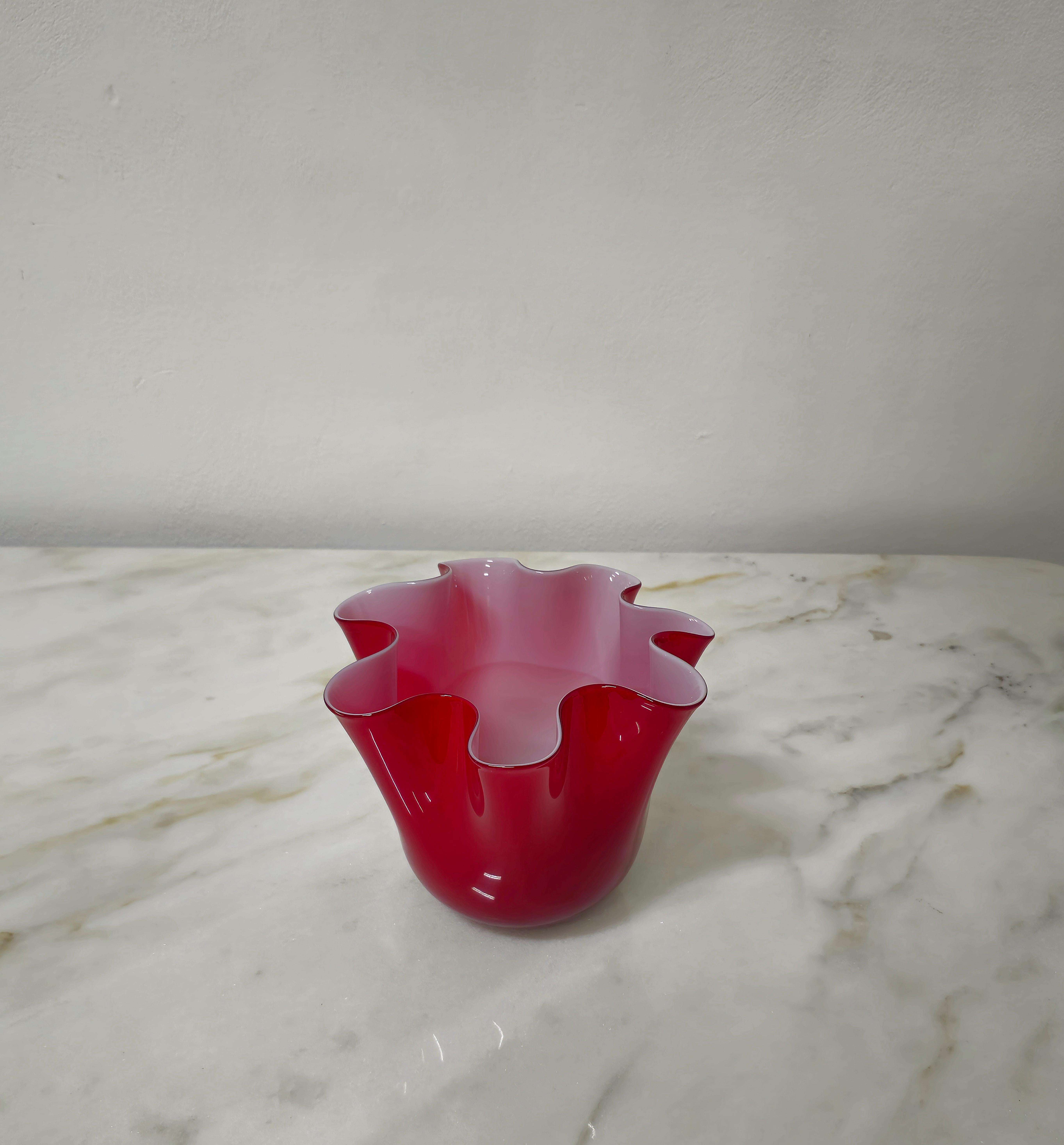 Decorative Object Vase Red Murano Glass Handkerchief Midcentury Italy 1980s In Good Condition For Sale In Palermo, IT