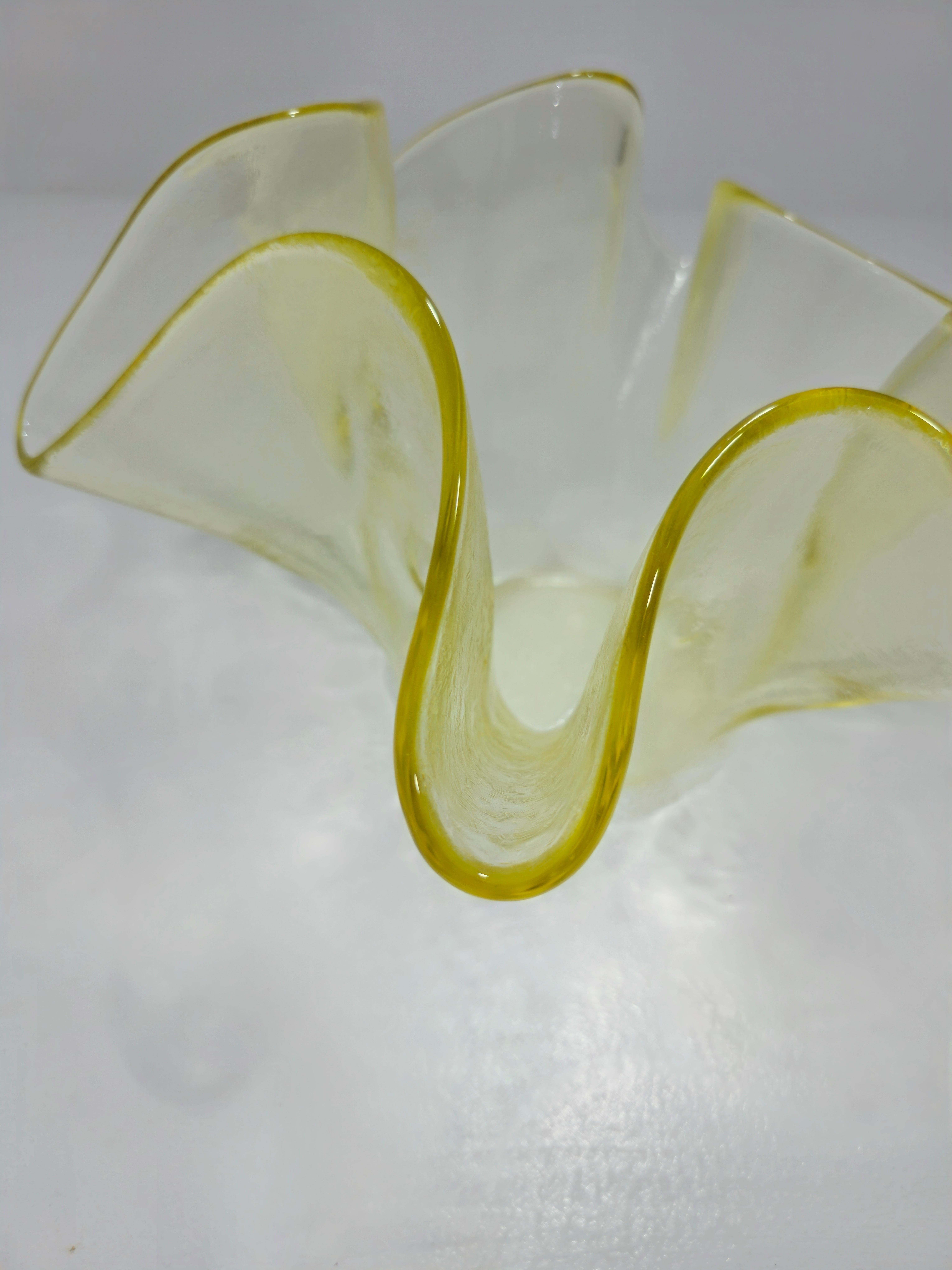 Dekoratives Objekt Vase Gelb  Glashandtasche IVV Mid-Century Italien 70/80er Jahre IVV Italien im Angebot 1