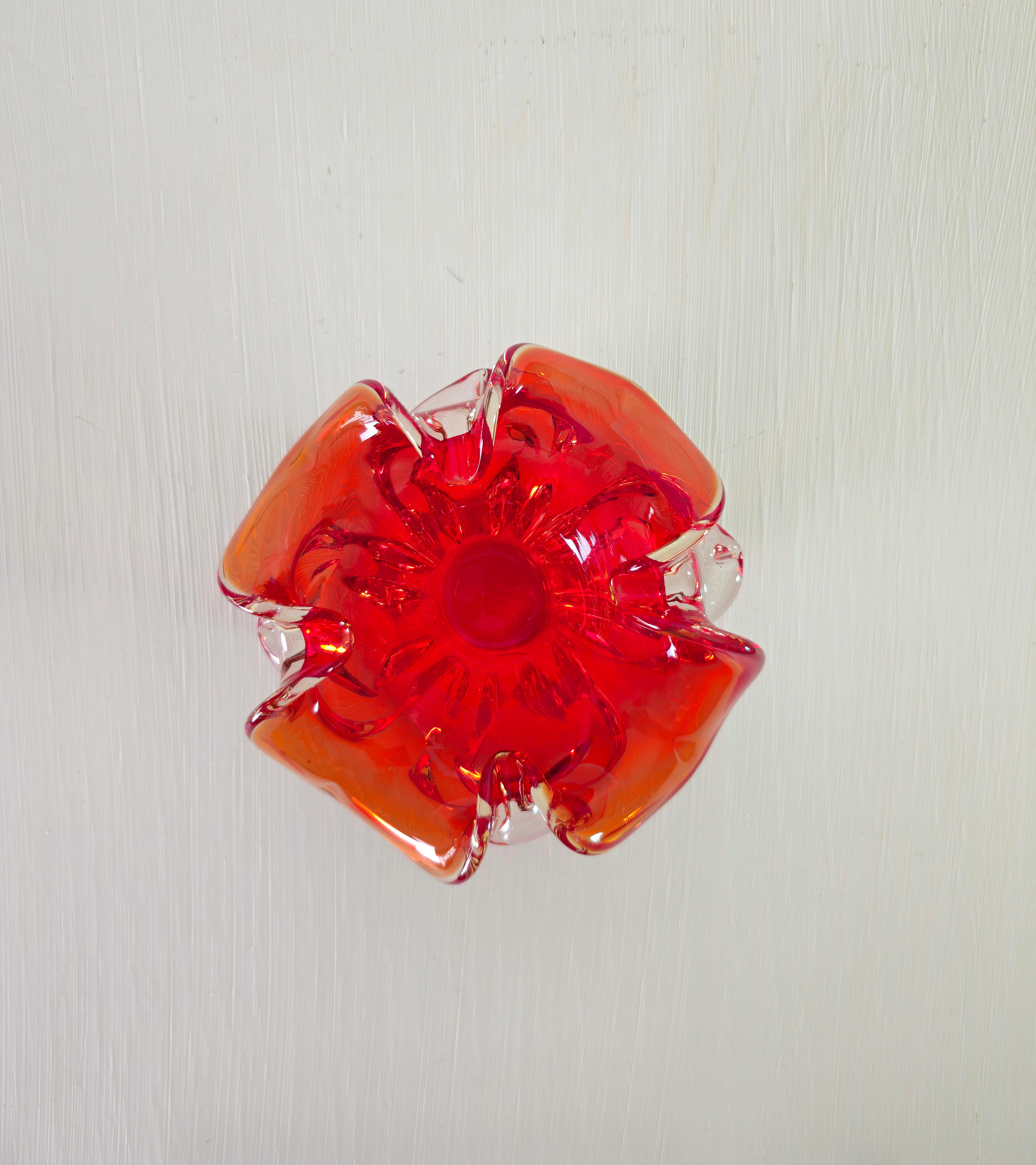 XX secolo Oggetto decorativo Ciotola Vide-Poche  Vetro di Murano Rosso Midcentury Italia 1970 in vendita