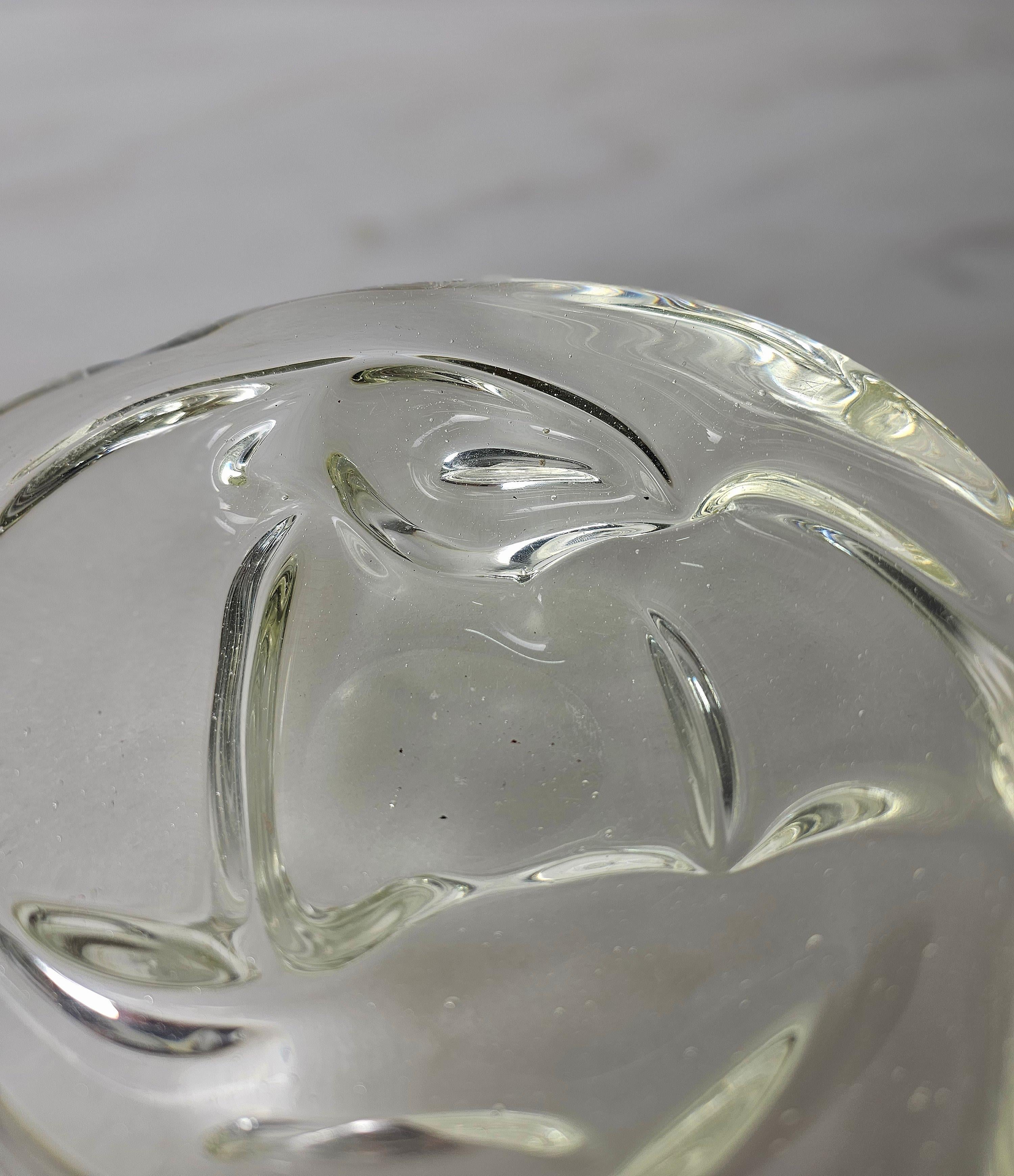 Videopoche/Dekorationsobjekt von Archimede Seguso, hergestellt in Italien in den 1950er Jahren.
Der Taschenentleerer wurde aus transparentem, massivem Murano-Glas mit einem runden Körper und äußeren Ausstülpungen hergestellt.



Hinweis: Wir bemühen