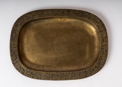 Dekorative längliche Schale aus patiniertem Messing mit Gravur - Skandinavien 1960er Jahre