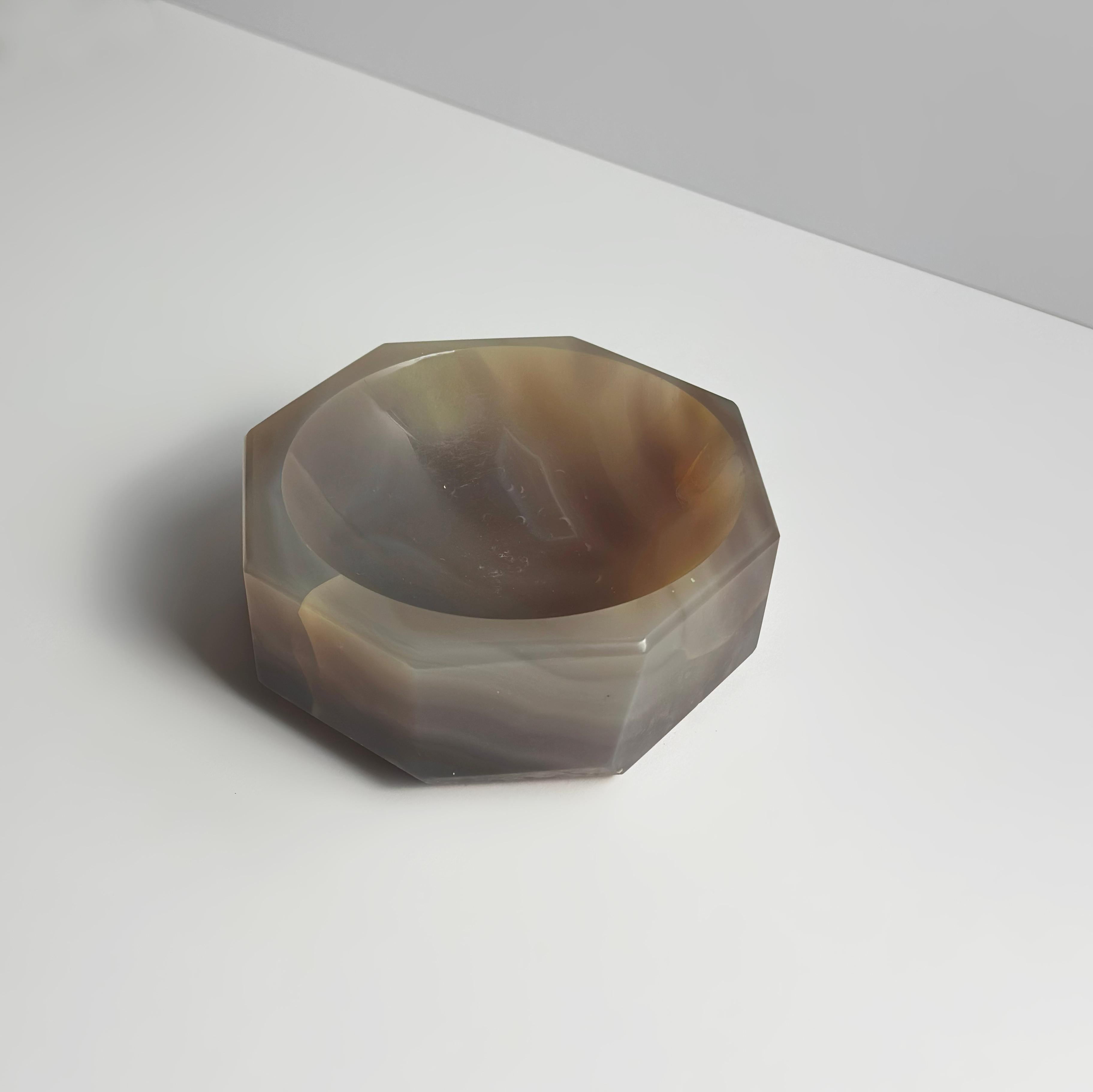Cuenco decorativo octogonal de ágata de Botsuana en gris y marrón, años 60 Moderno de mediados de siglo en venta