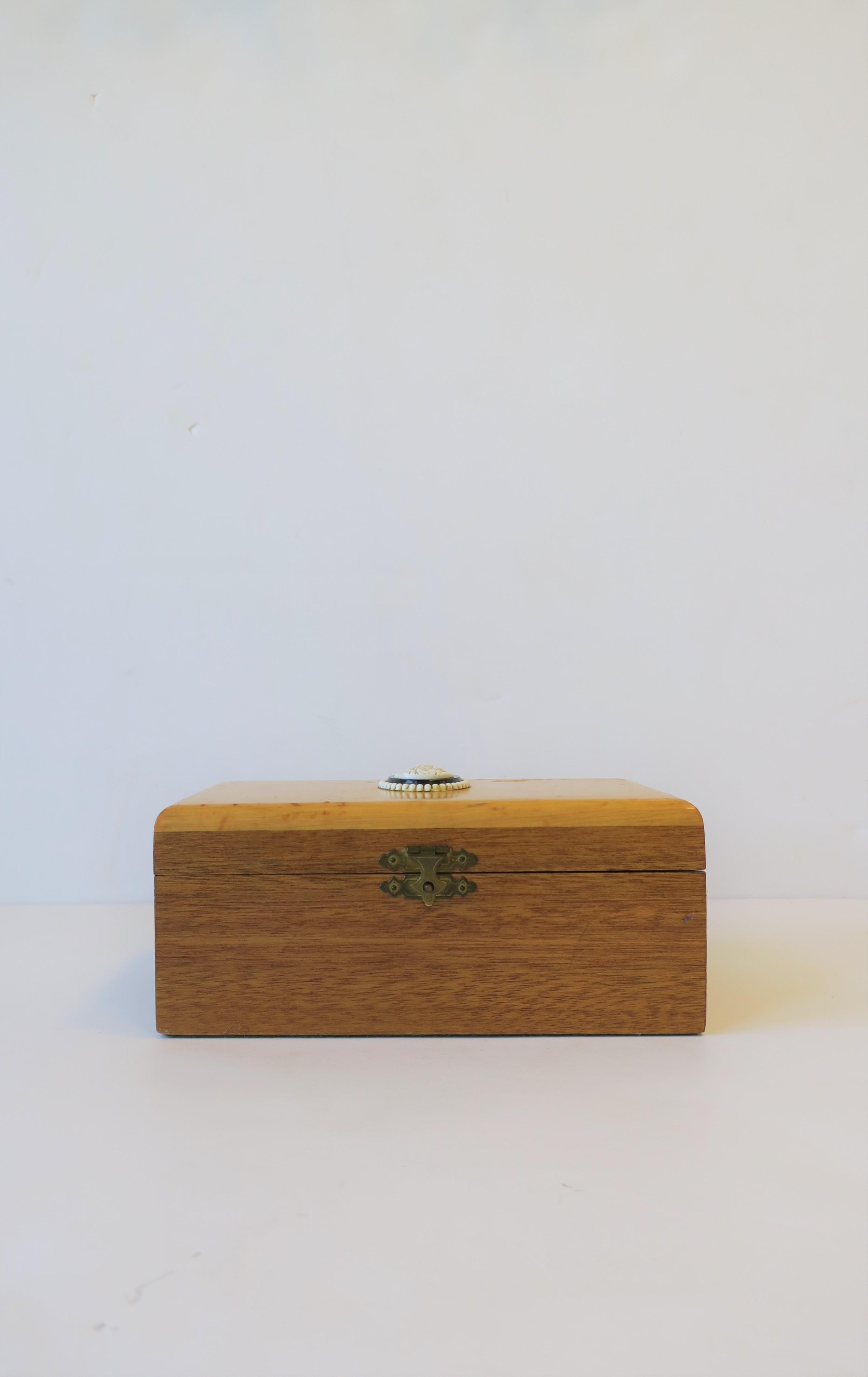 cameo jewelry box