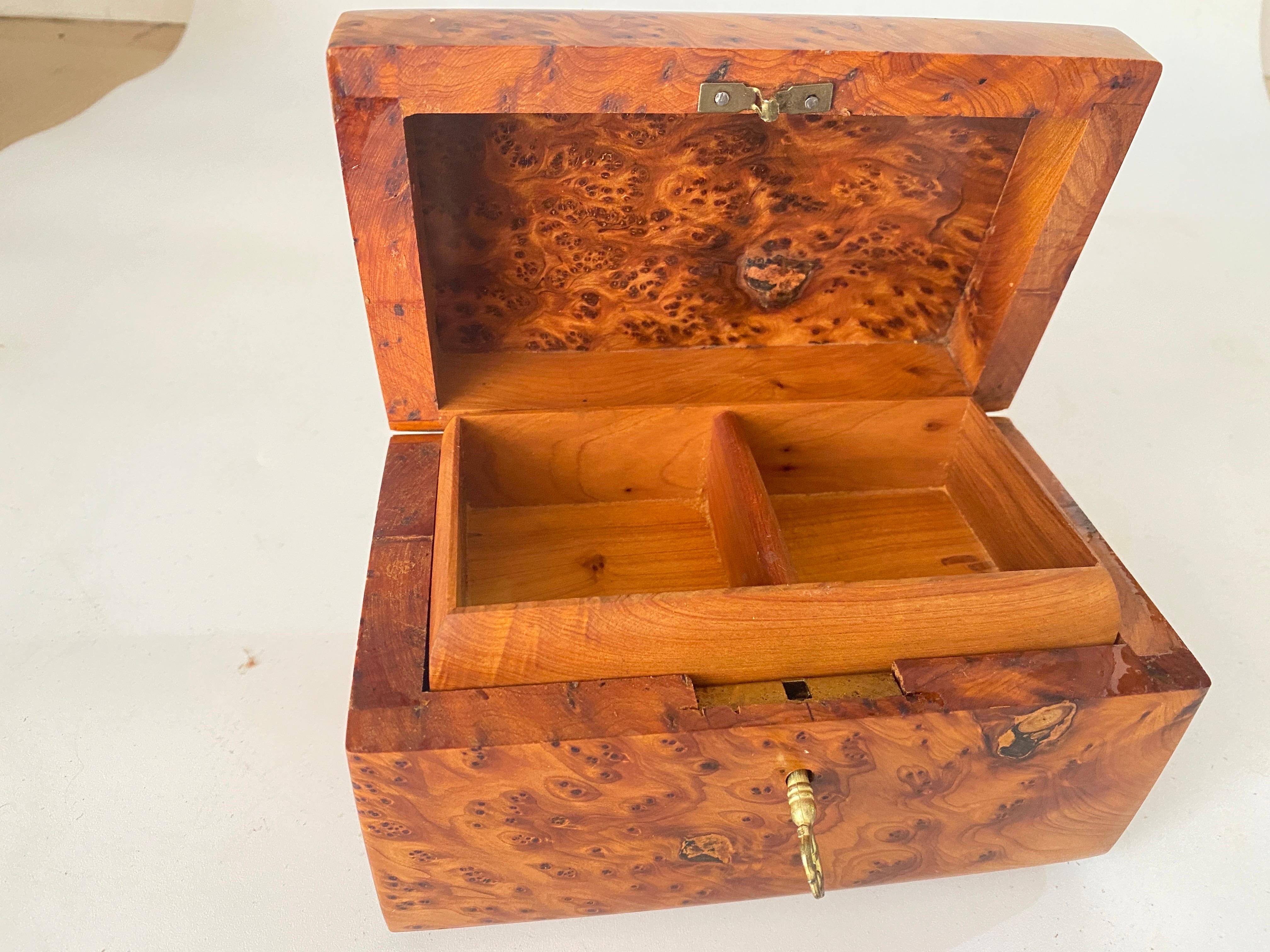 Decorative or Jewelry Burl Wood Box France 1970 Brown Color  For Sale 5