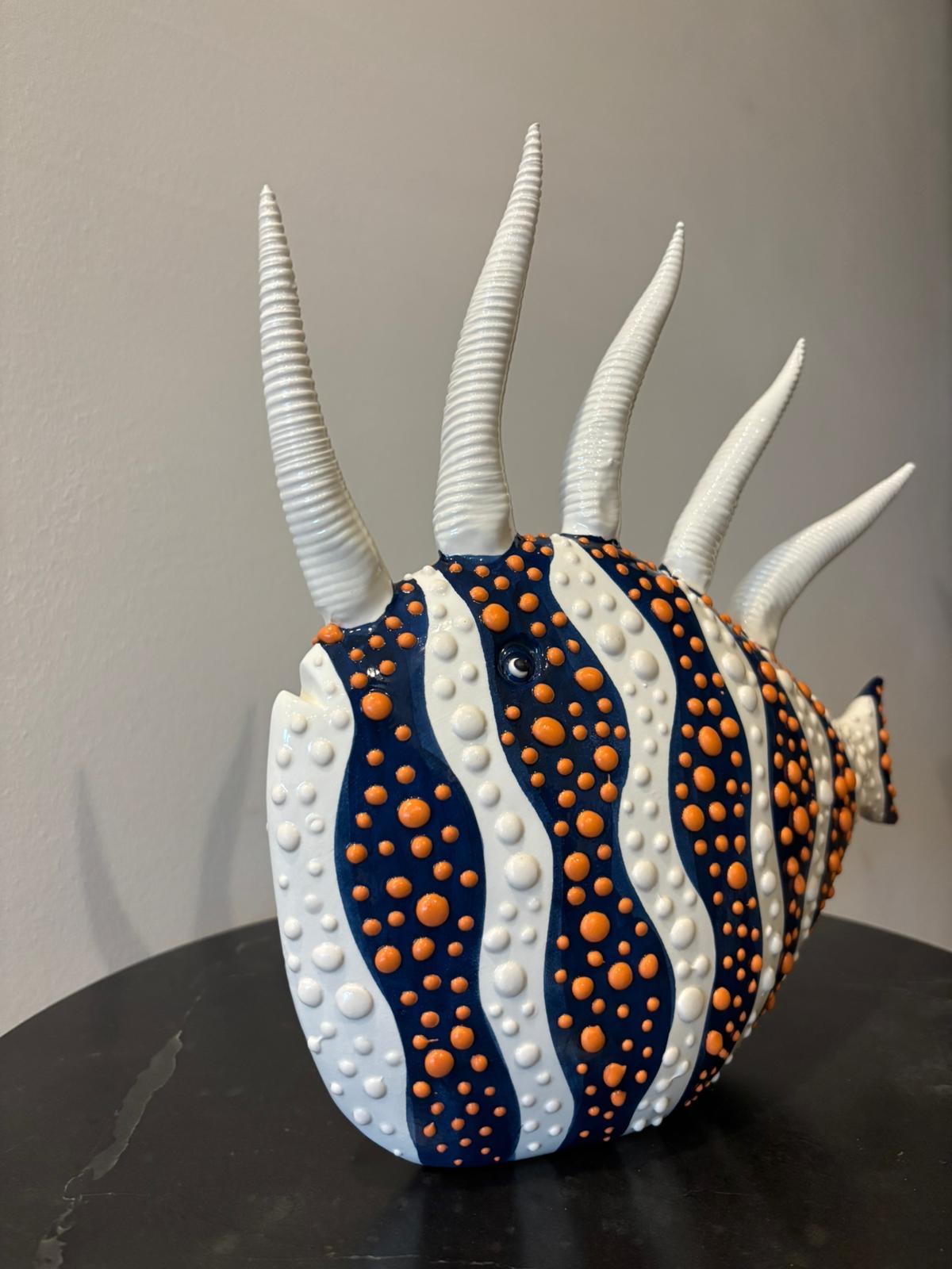 Poisson. Design/One en céramique décorative. Fabriqué à la main en Italie. Sur mesure. 2025 en vente 3