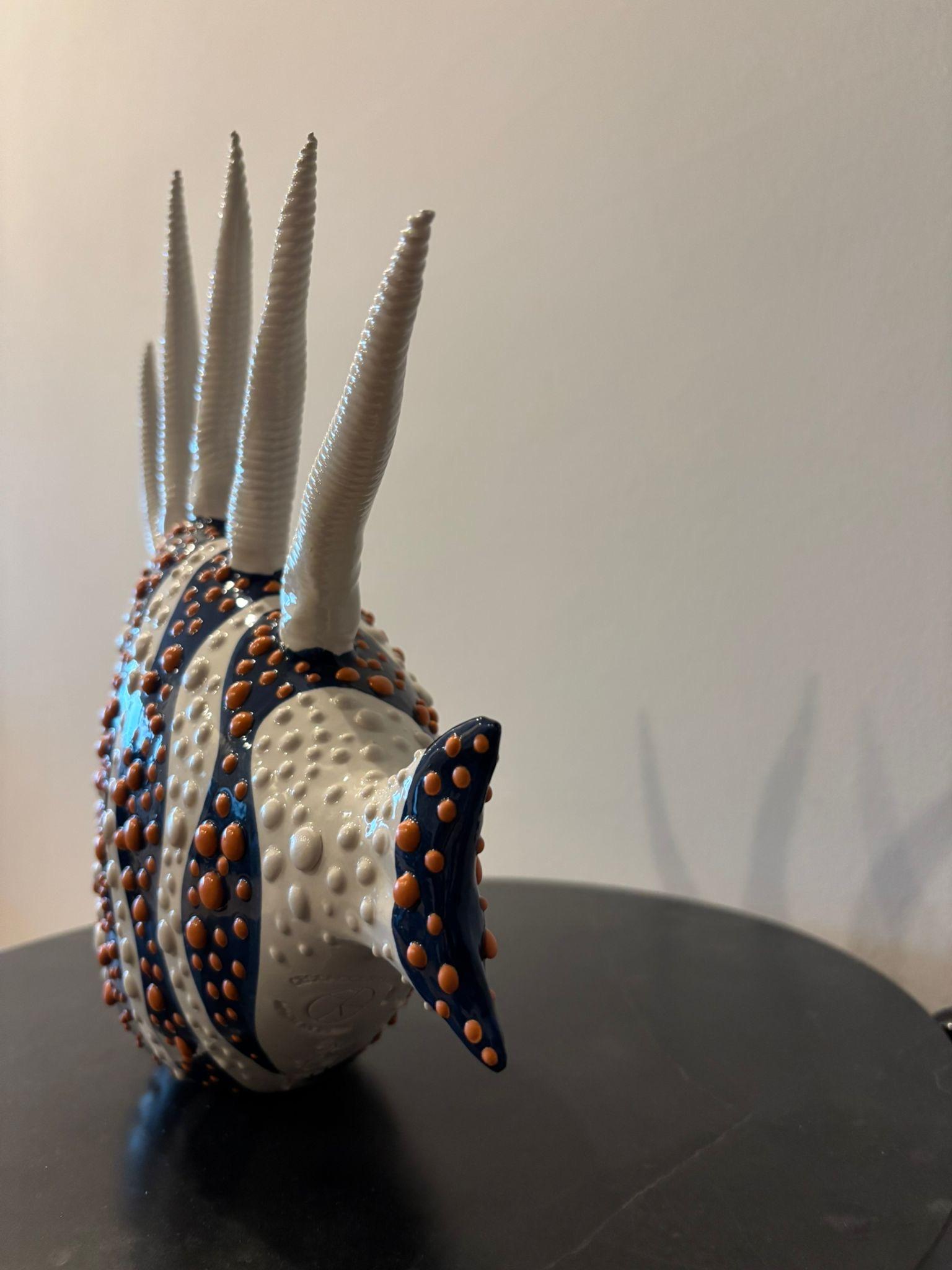 Poisson. Design/One en céramique décorative. Fabriqué à la main en Italie. Sur mesure. 2025 en vente 4